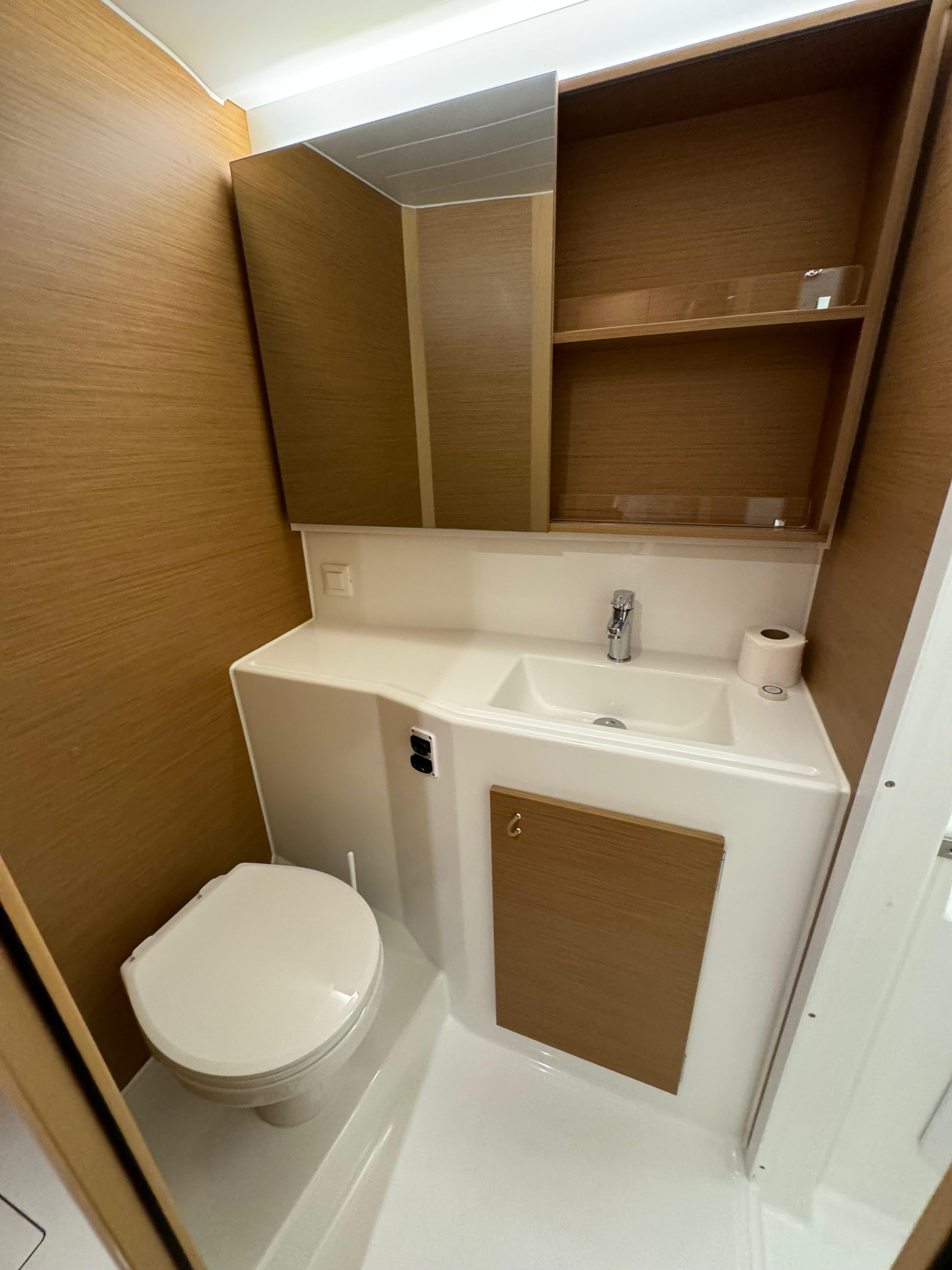 Blue Kiss - Catamaran in Komolac