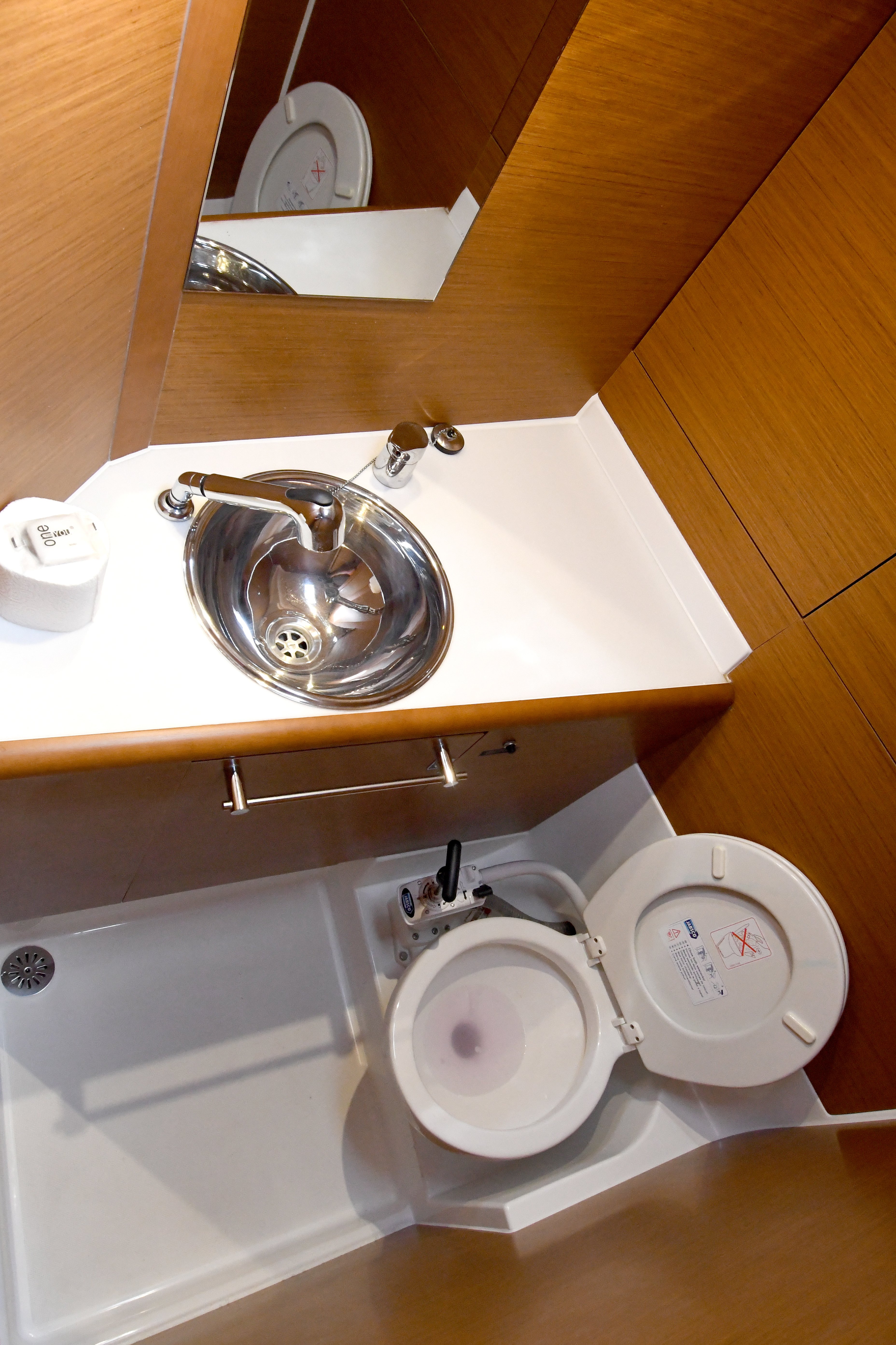 Kiss Kiss - Sailboat in Komolac