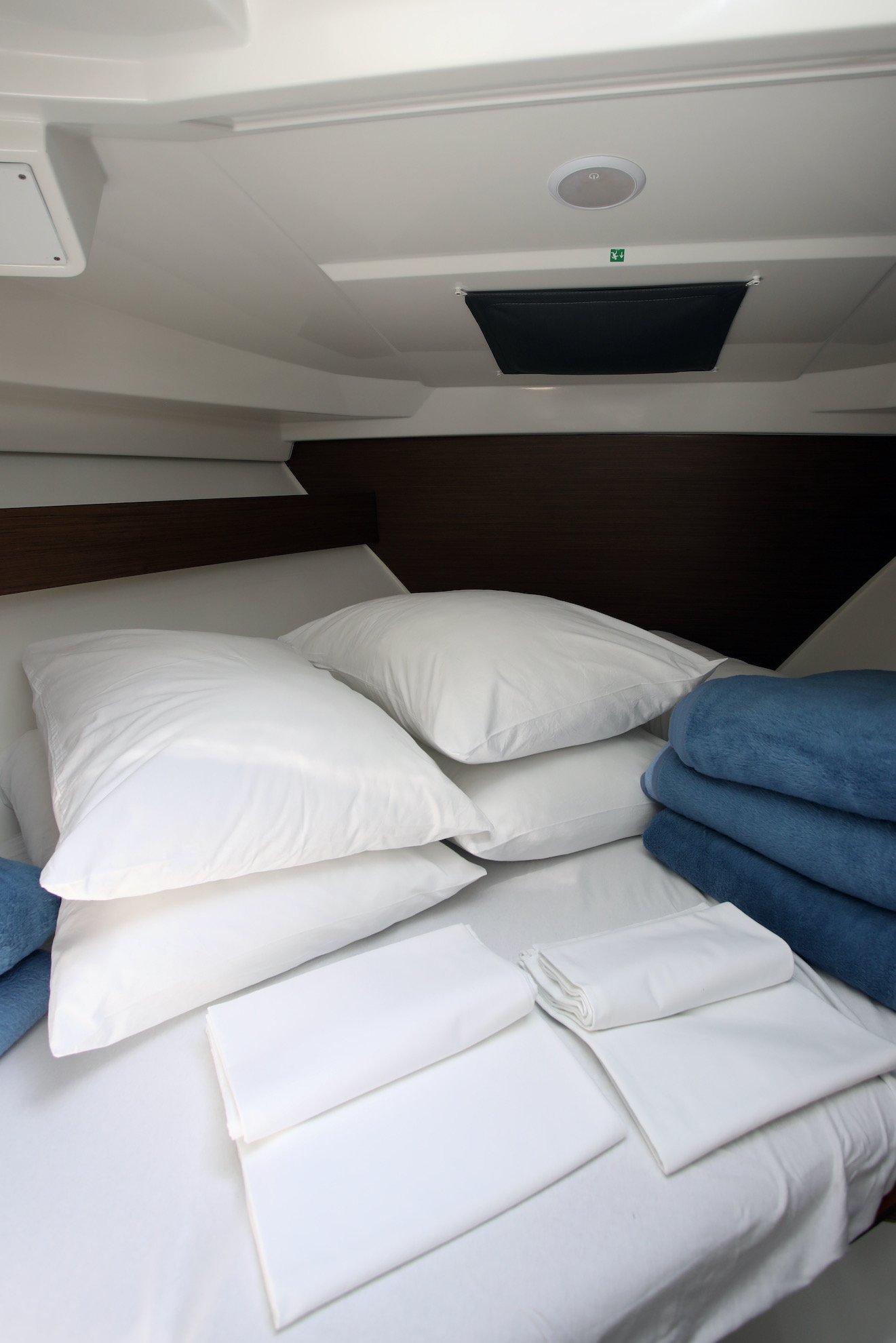 WAVE - Motor Yat içinde Pula