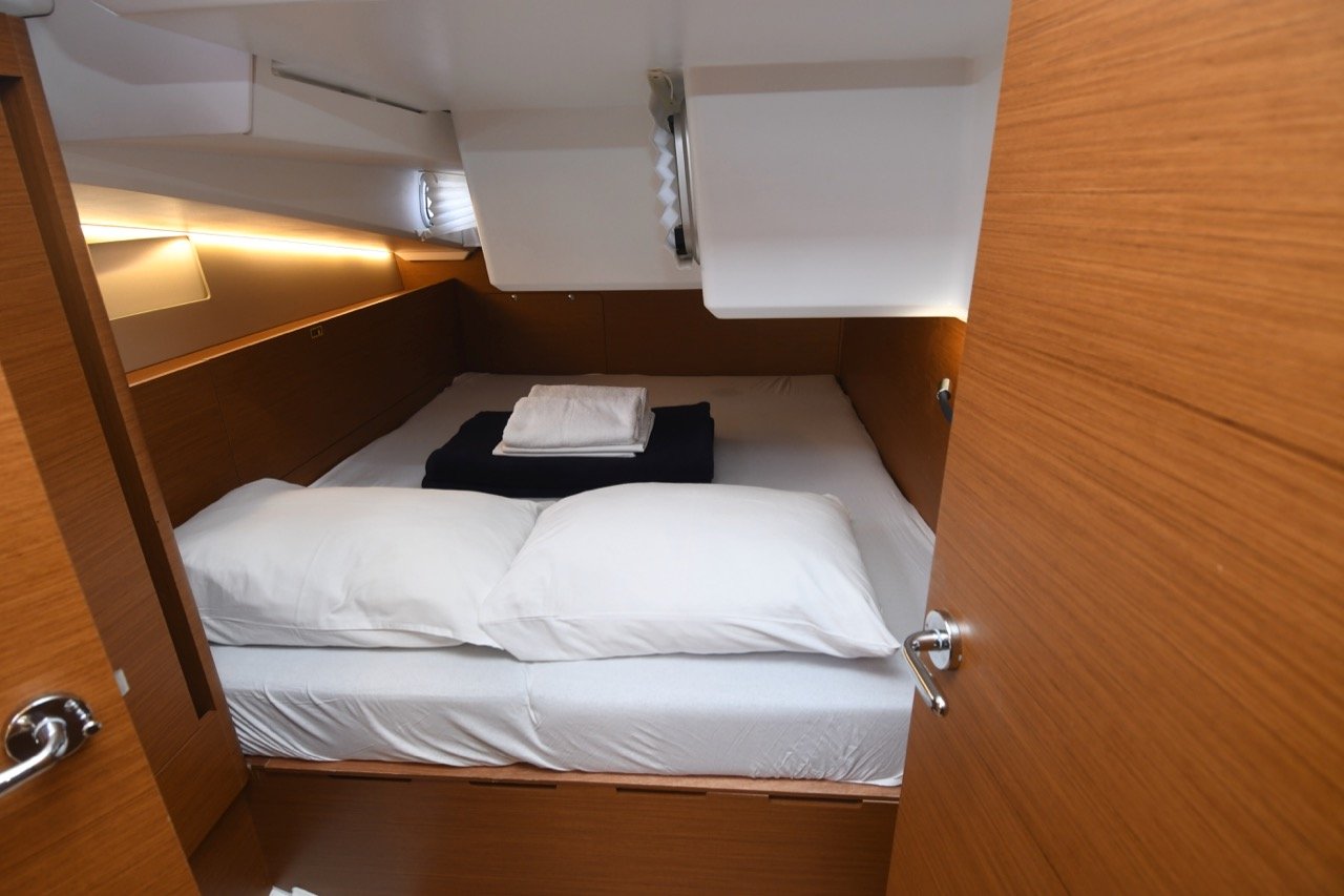 Caruso - Sailboat in Komolac