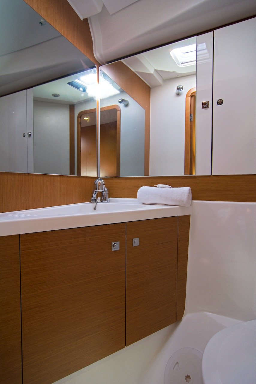 Omega Kiss - Sailboat in Komolac