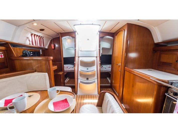 Simonetta (Bow Thruster, electric heads, Solar Panel) - Sailboat in Nea Peramos