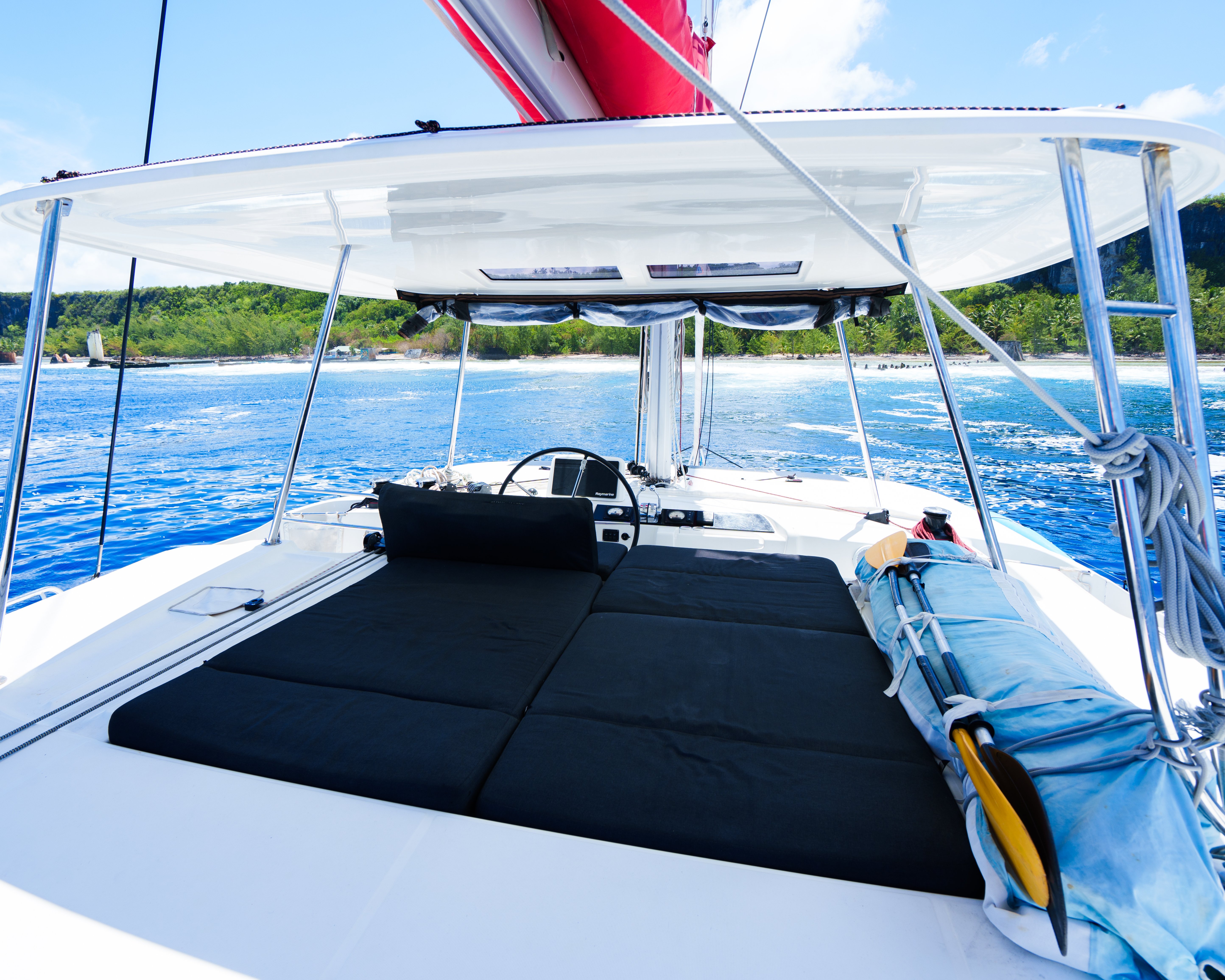 Poe Rava - Catamaran in Papeete