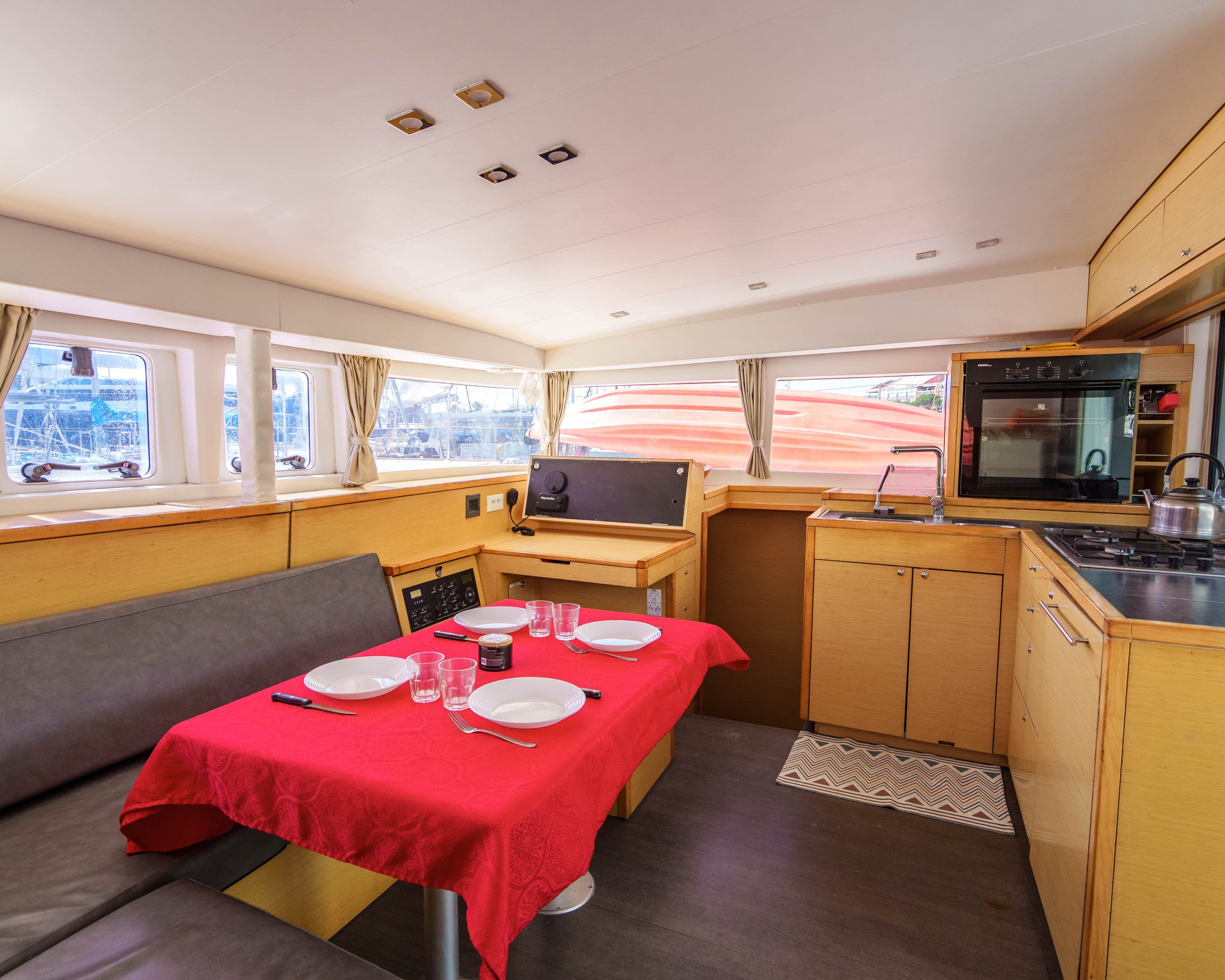 Poe Reva - Catamaran in Papeete