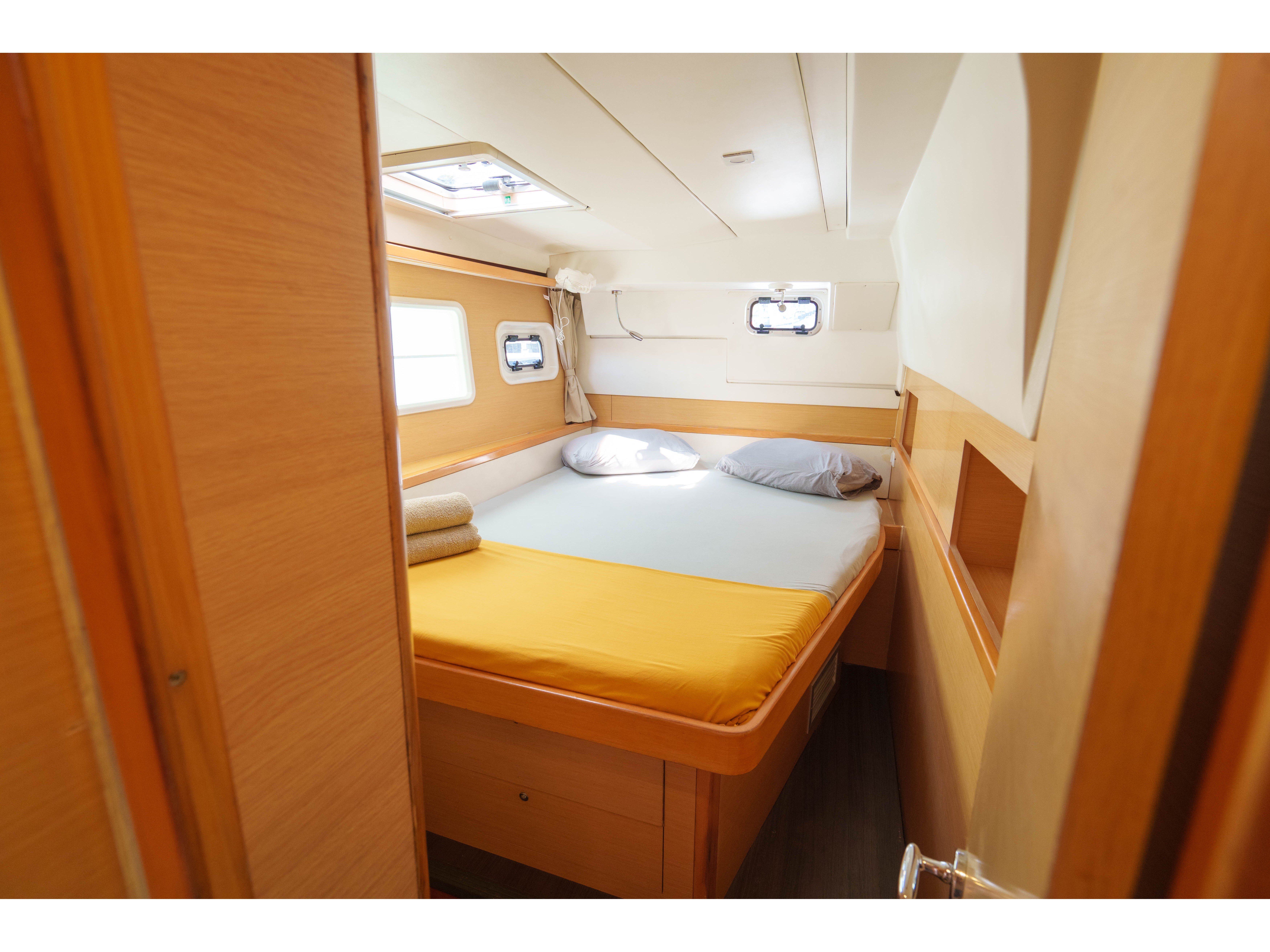 Poe Miti - Catamaran in Papeete