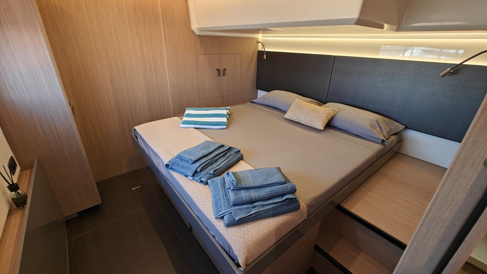 ViVa - Catamaran in Castellammare di Stabia