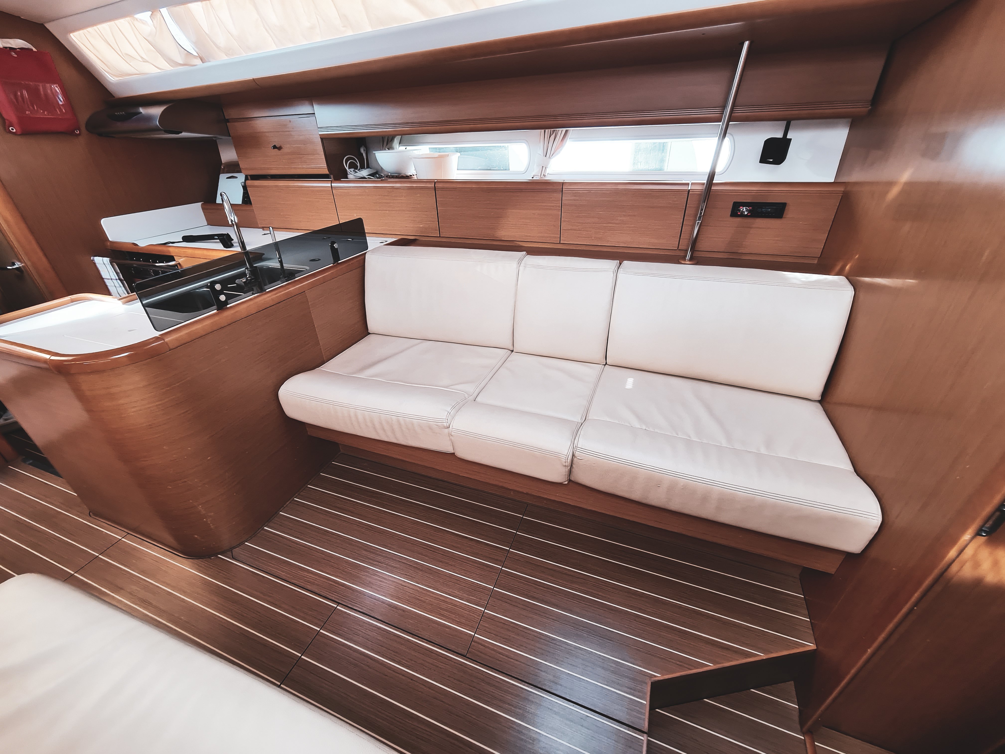 MAKEMO - Sailboat in Rogoznica