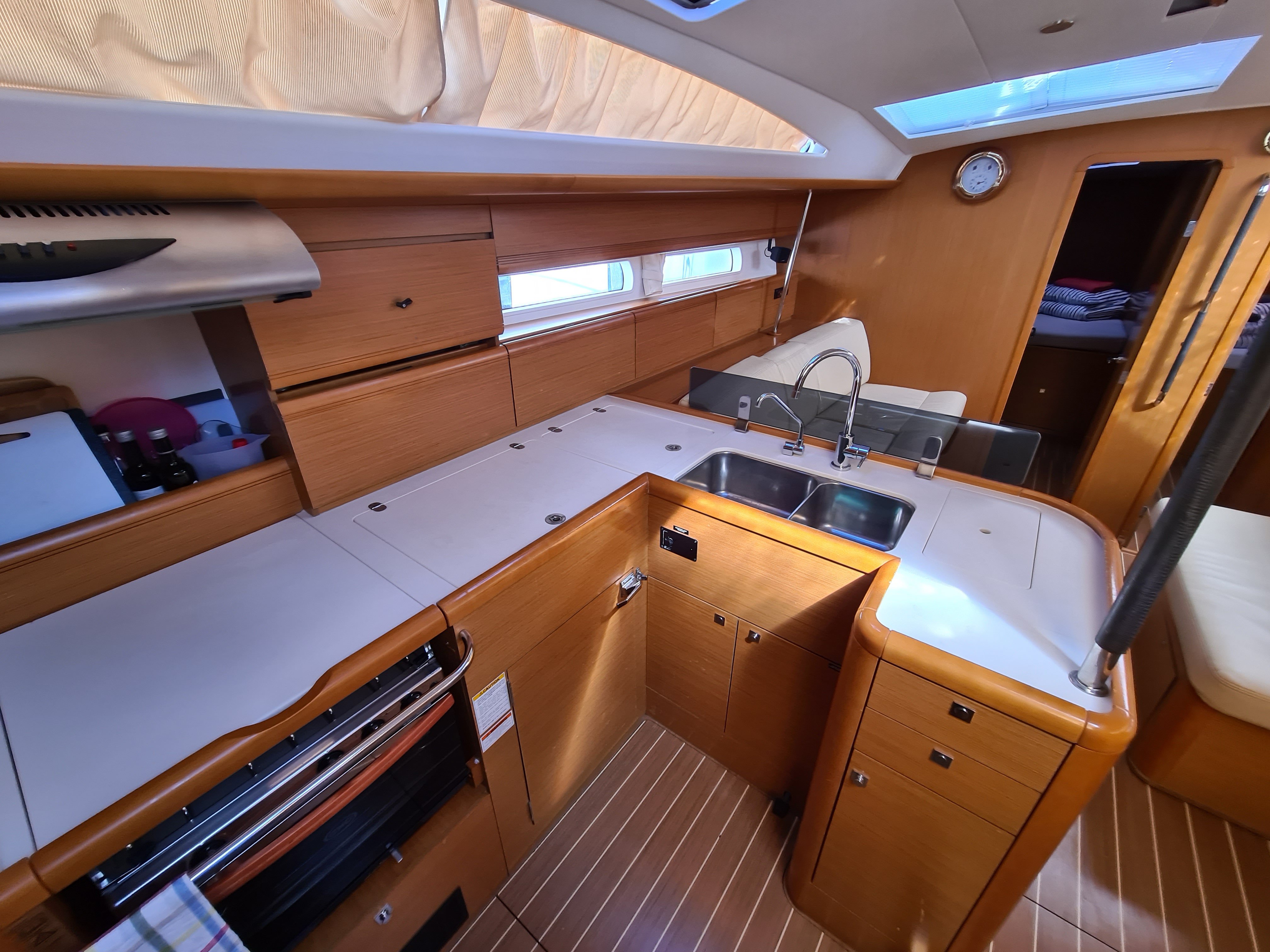 MAKEMO - Sailboat in Rogoznica