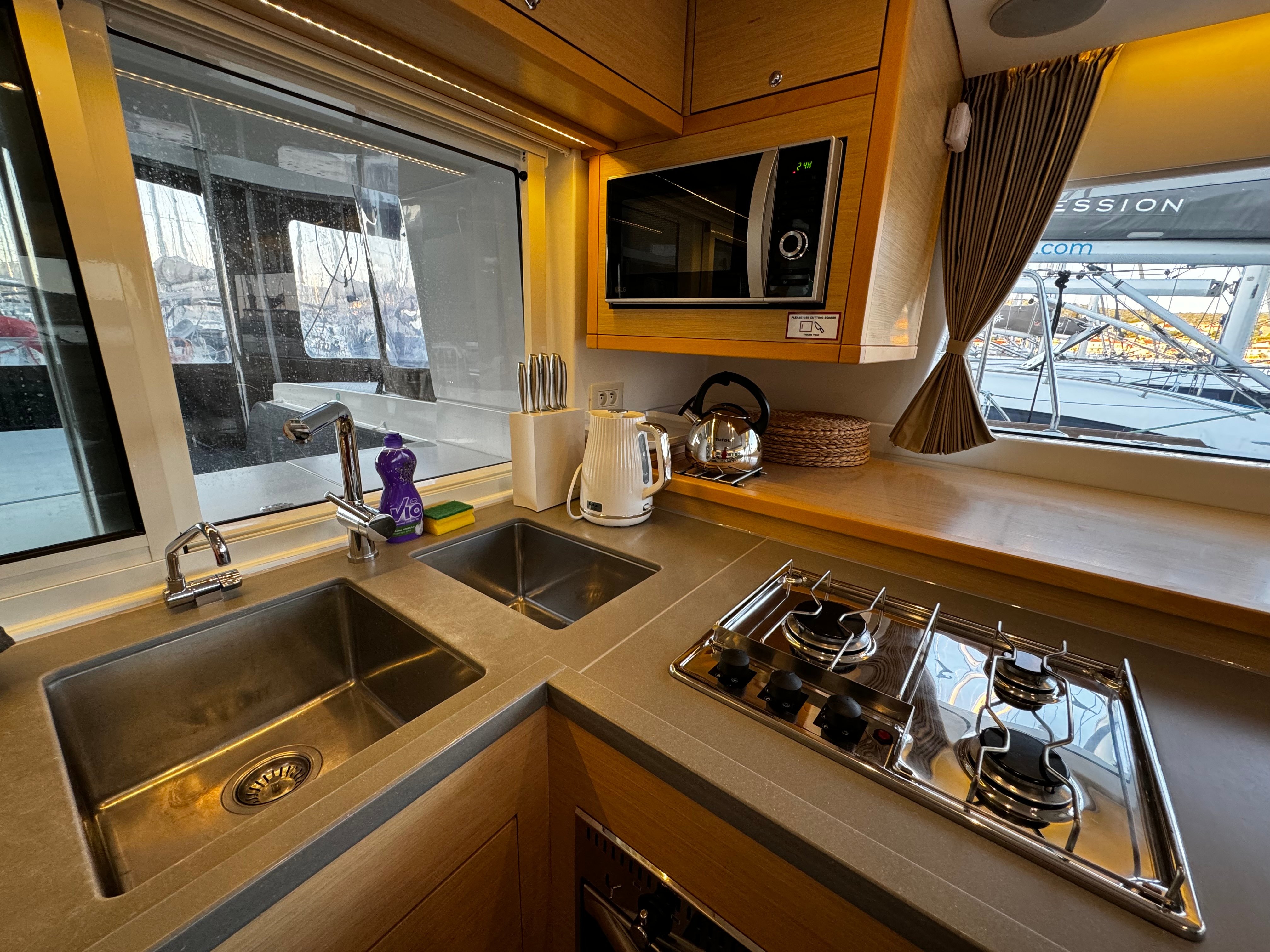 Kat el Mar - Catamaran in Rogoznica