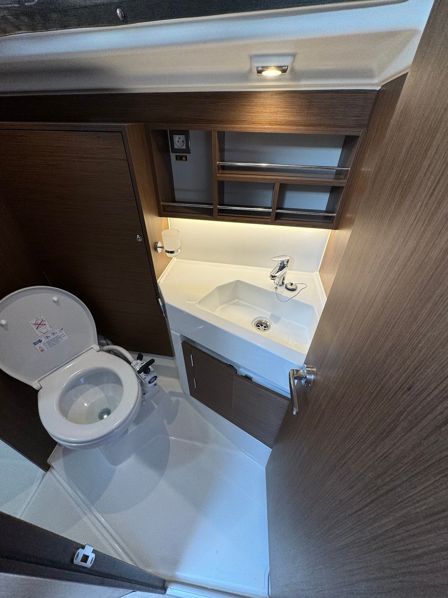 Arnie - Yelkenli içinde Bibinje