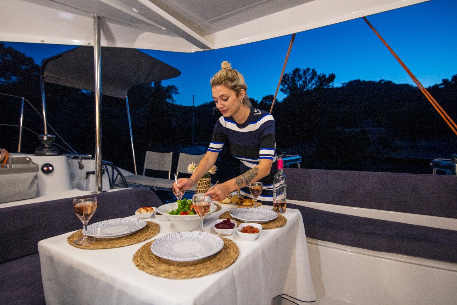 Lizzy - Katamaran içinde Karagözler