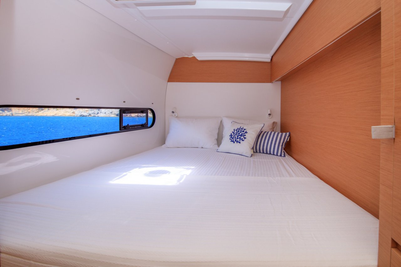 Lizzy - Katamaran içinde Karagözler