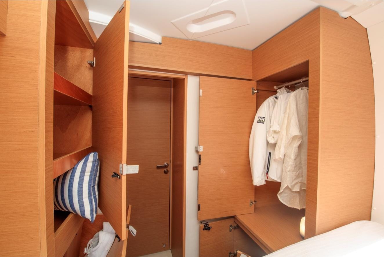 Lizzy - Katamaran içinde Karagözler