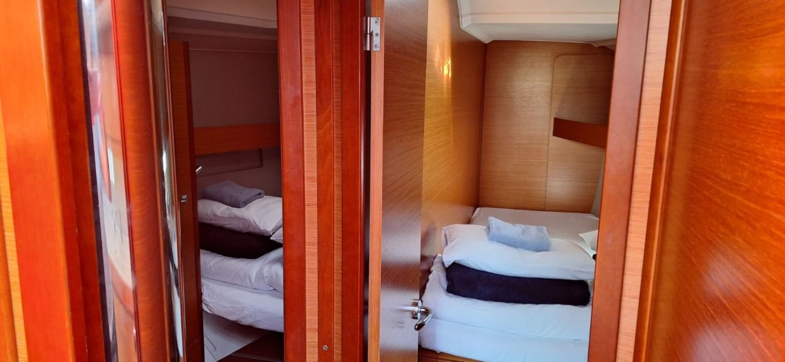 Ibis - Yelkenli içinde Trogir