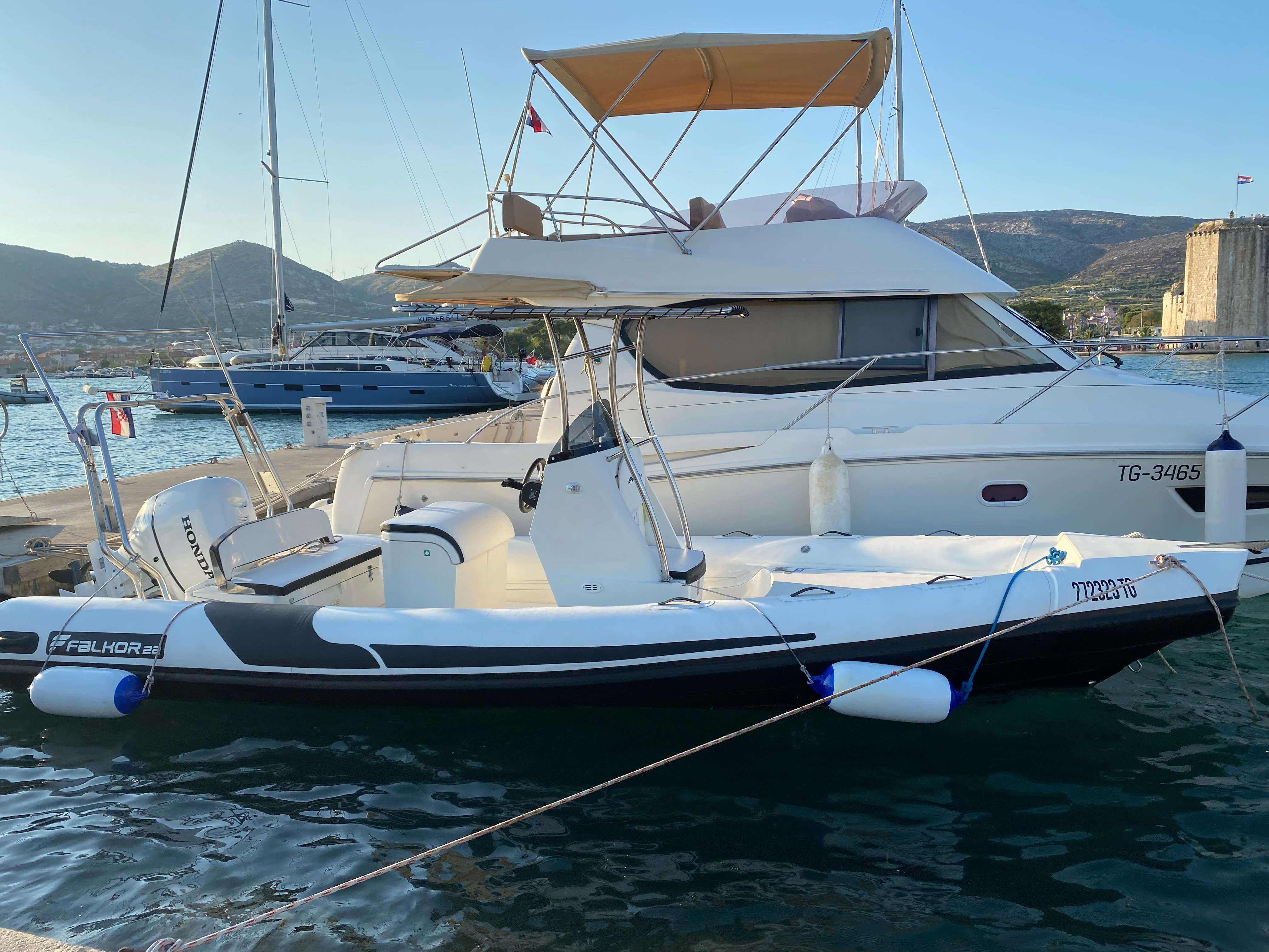 Falkor - Motor Yacht in Trogir