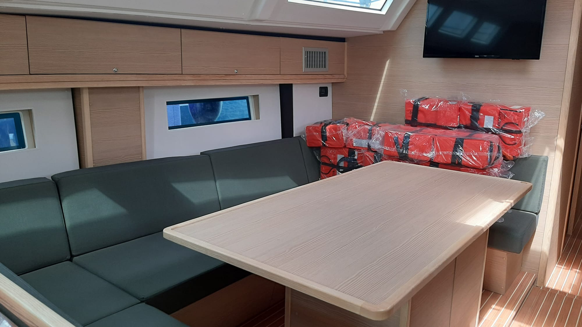 CHABLIES - Sailboat in Trogir