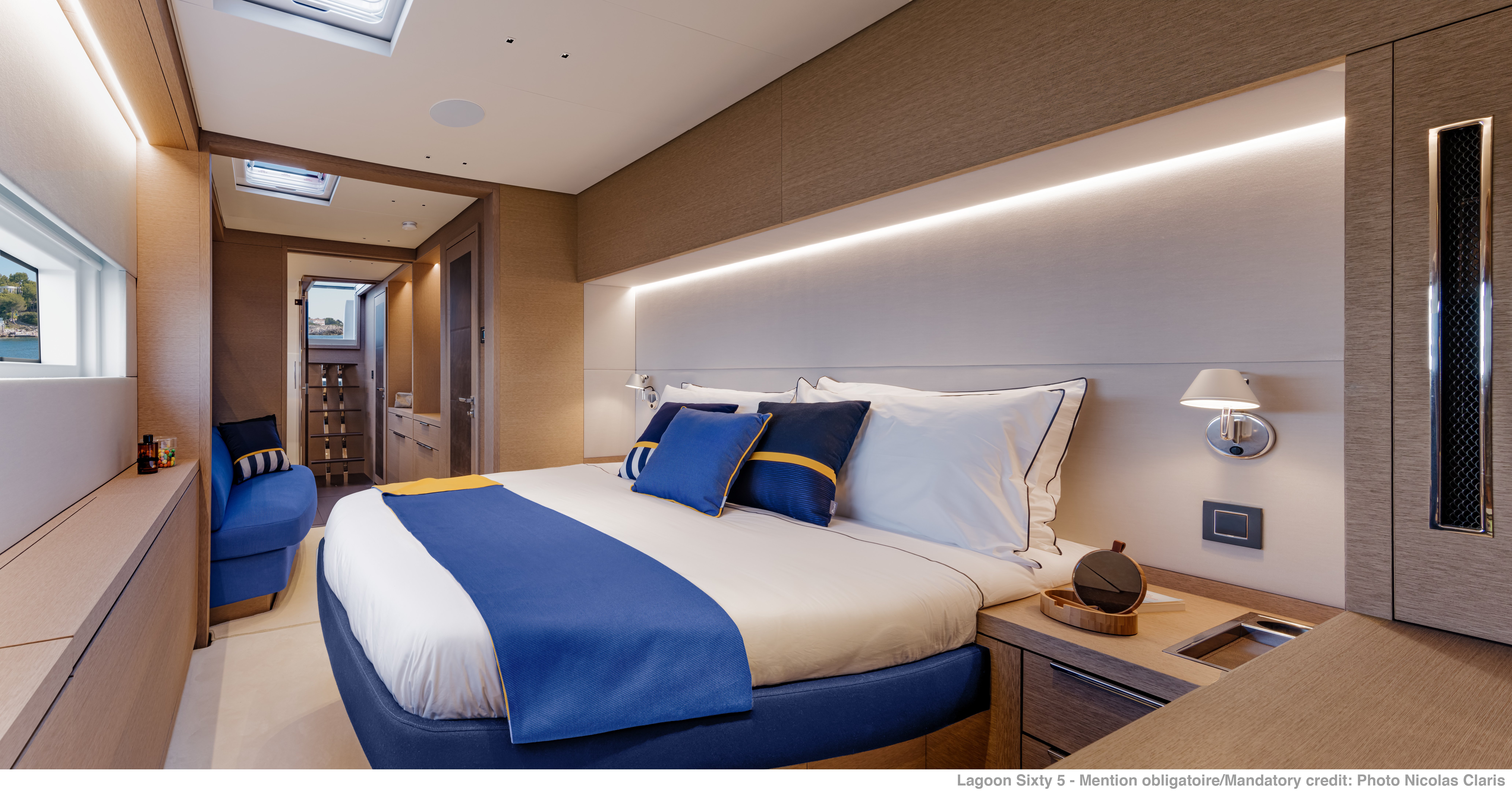 SAILUXE - Aura - Catamaran in Salerno