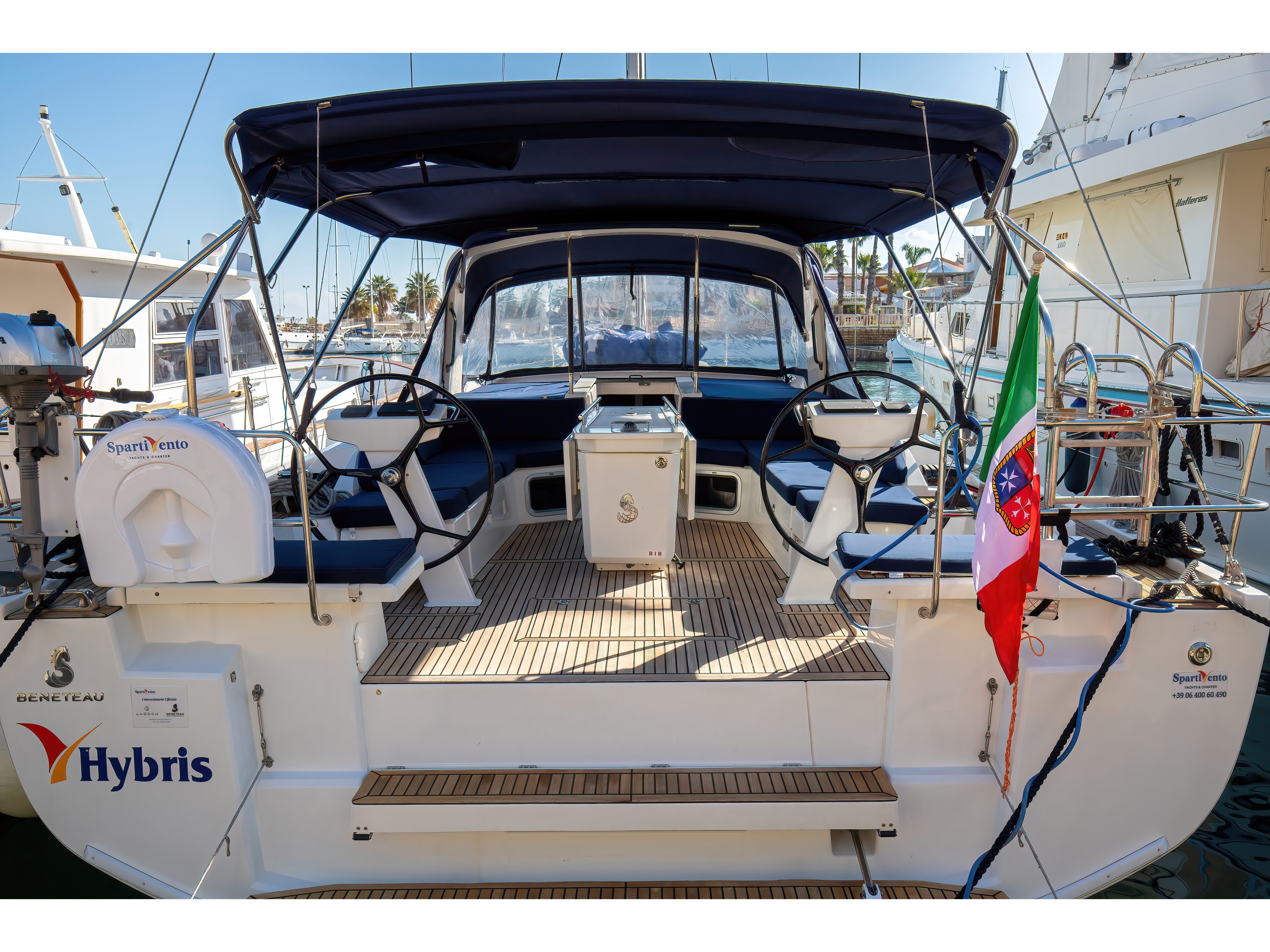 Hybris - Standard Line - Sailboat in Tonnarella