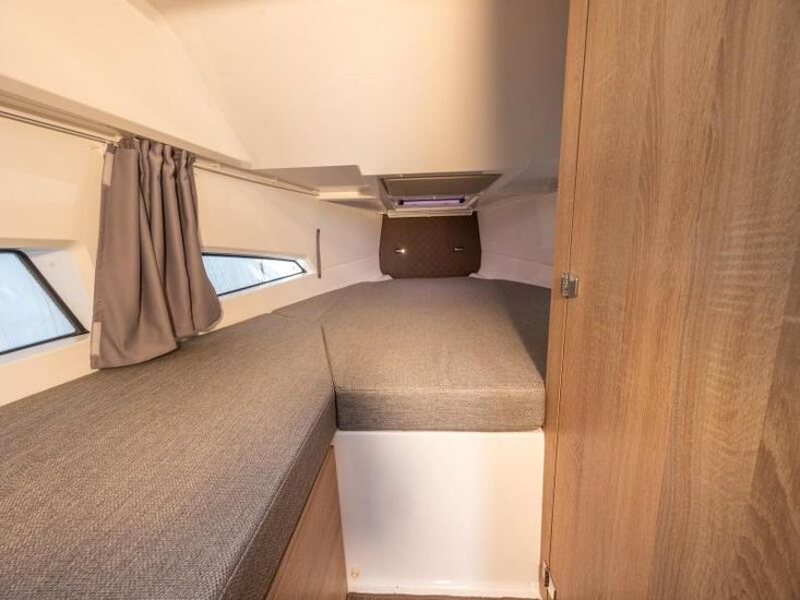 Sintaxion - Motor Yacht in Elefsina