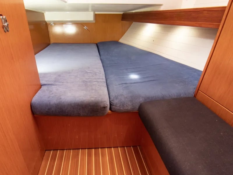 Vlassis - Sailboat in Nikiana