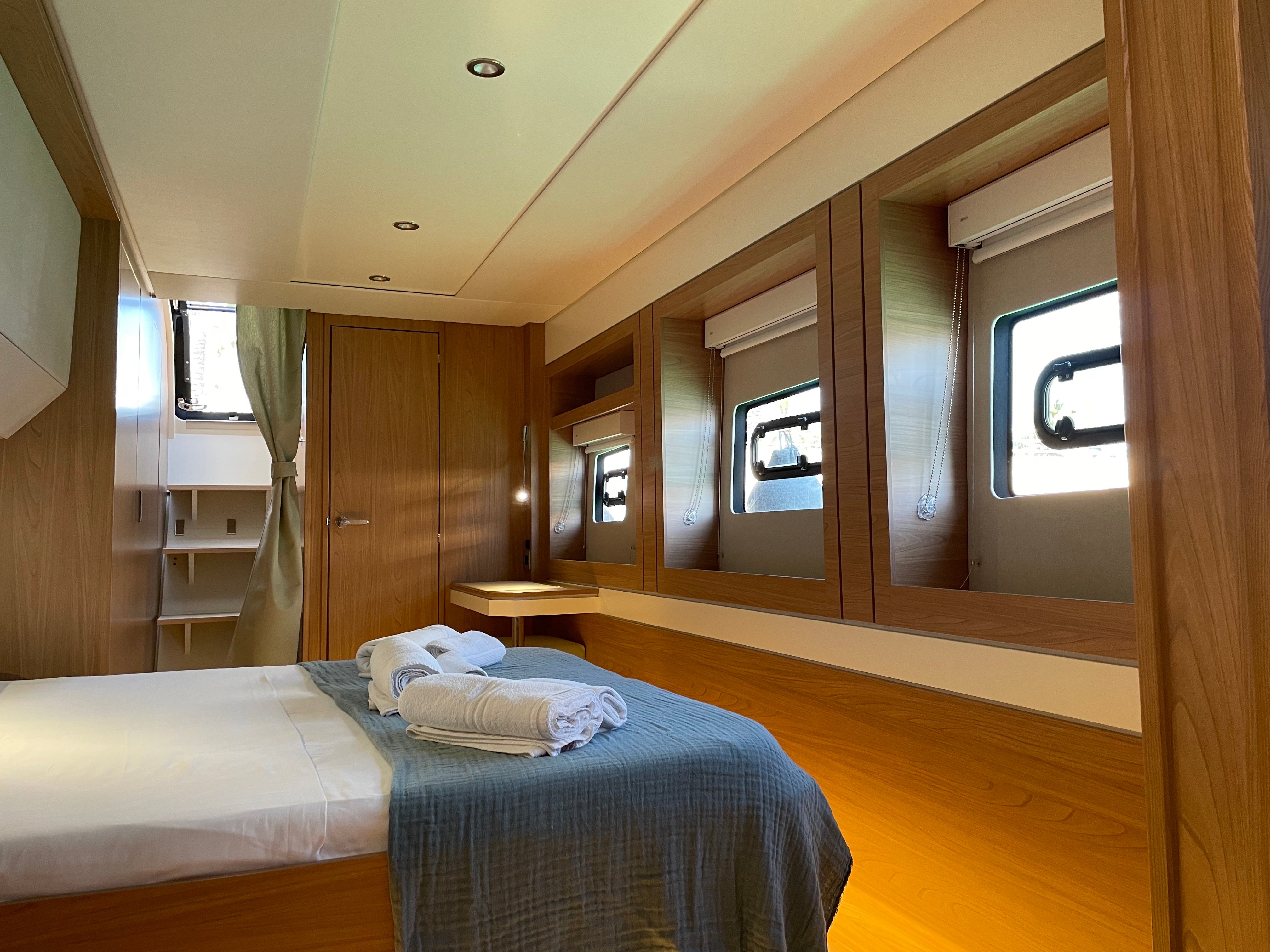 Maia - Katamaran içinde Salerno