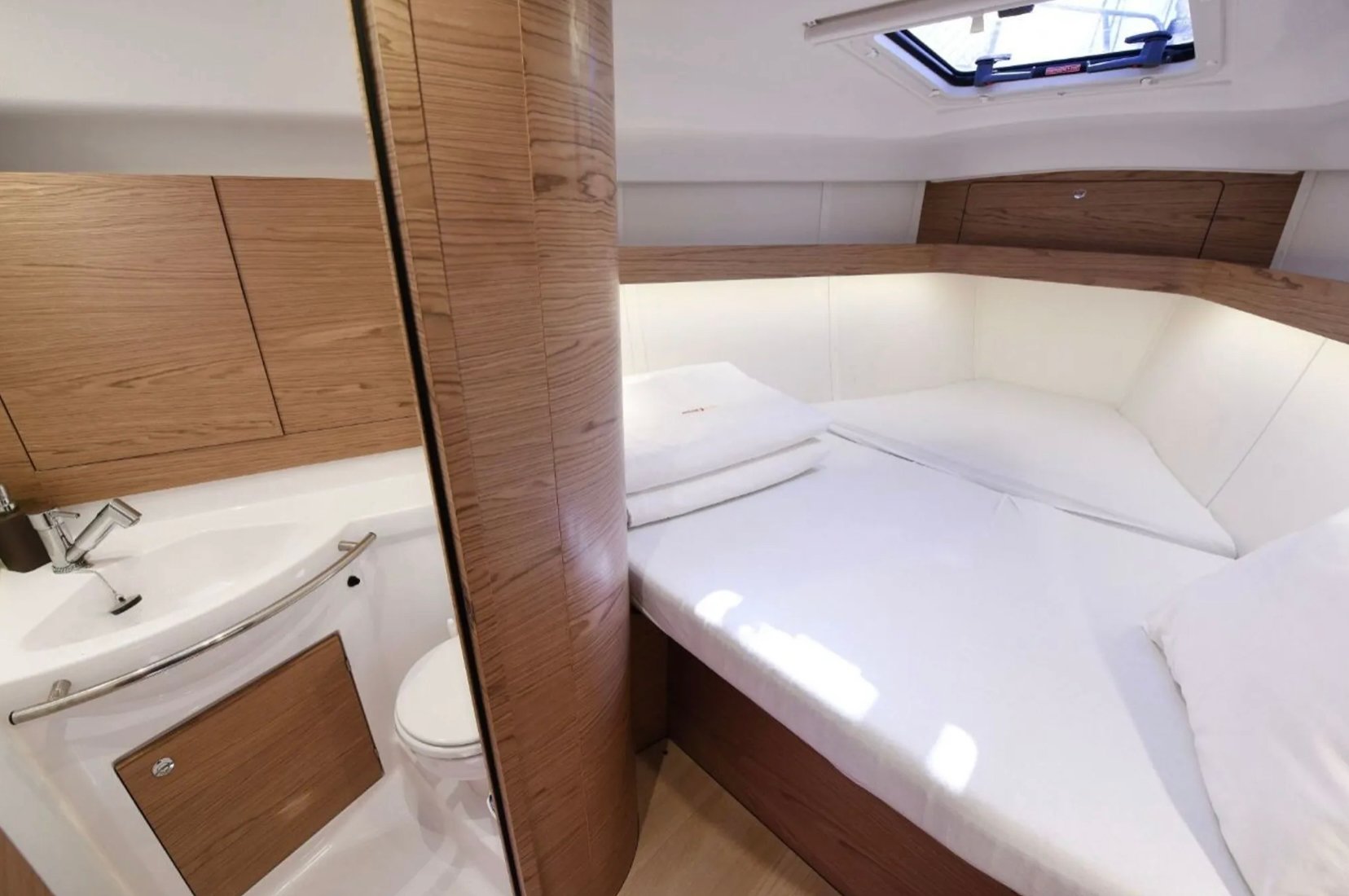 Val - Sailboat in Sutomišćica