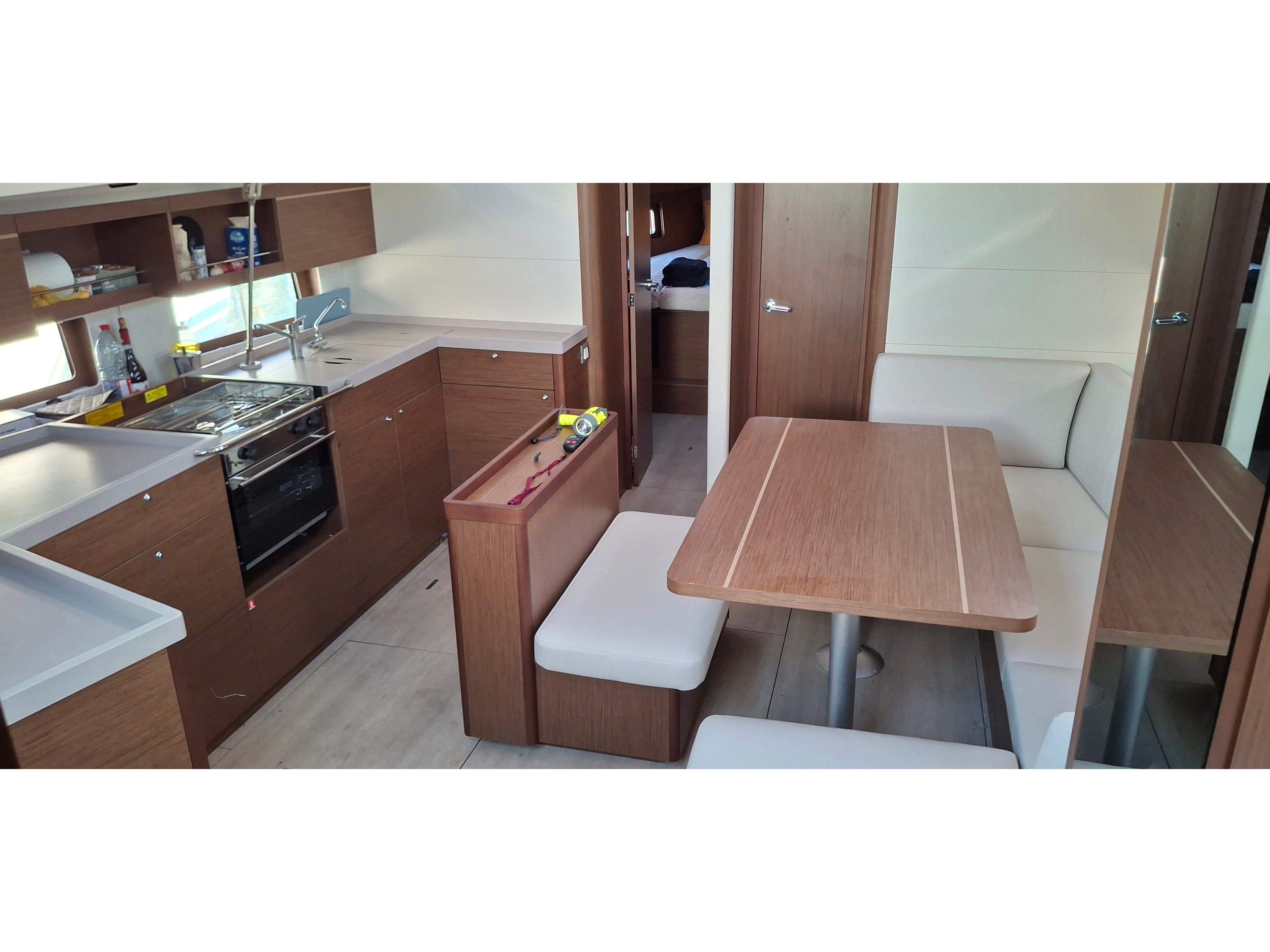 Premium - Sailboat in Tropea