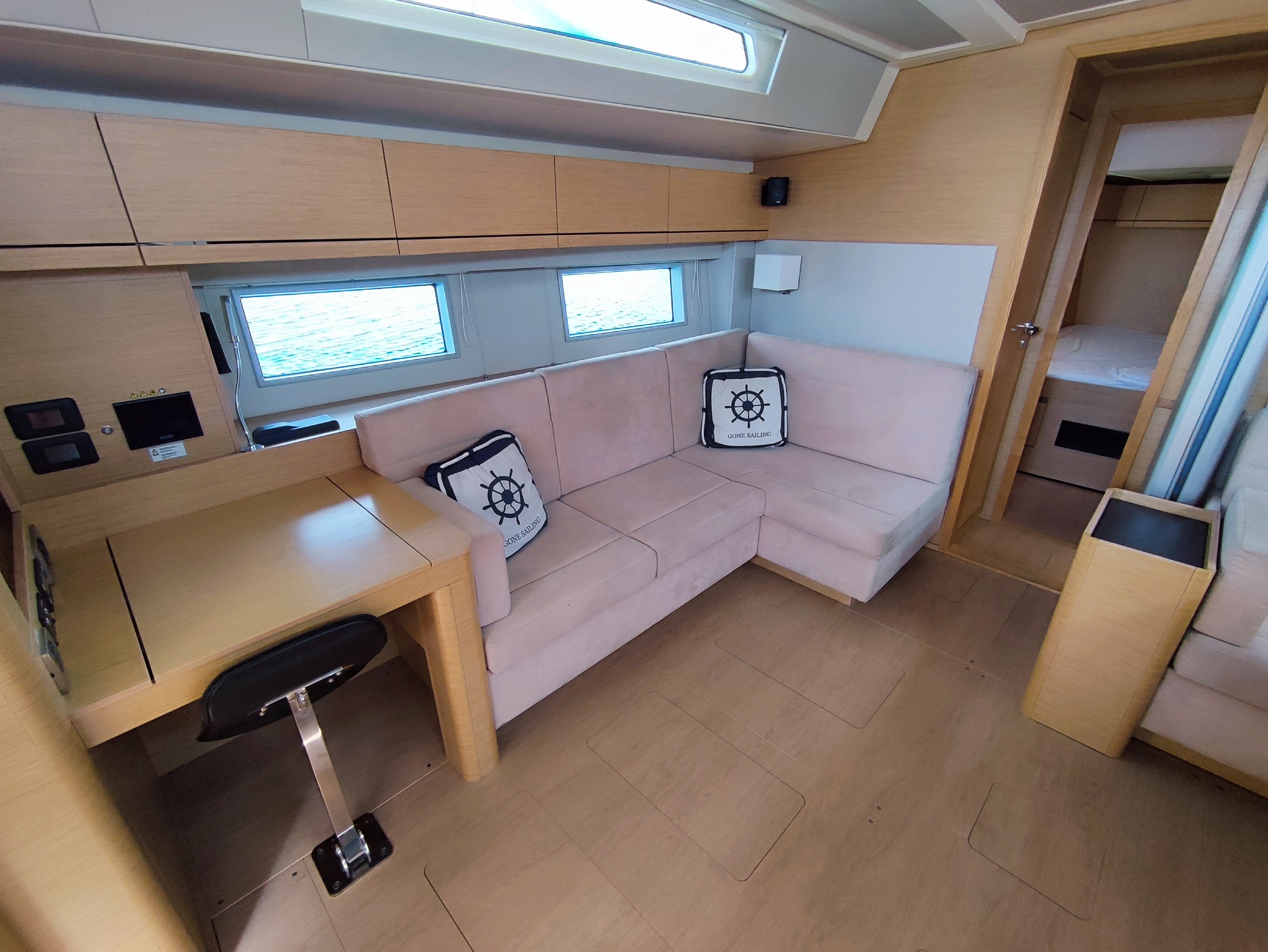 Ellora - Sailboat in Anatoliki Attiki