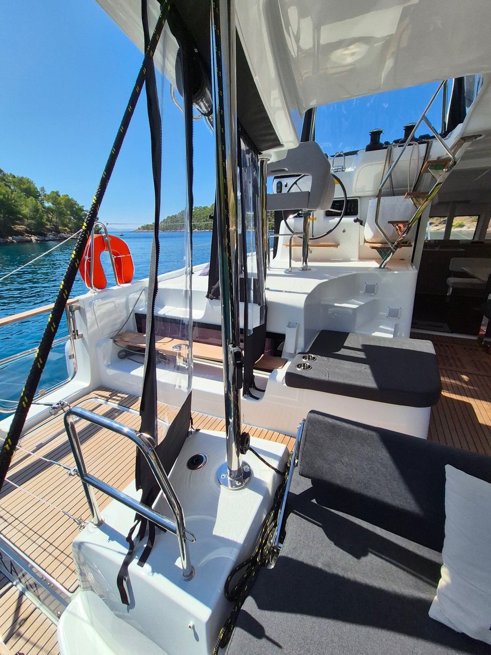 Stela - Catamaran in Seget Donji