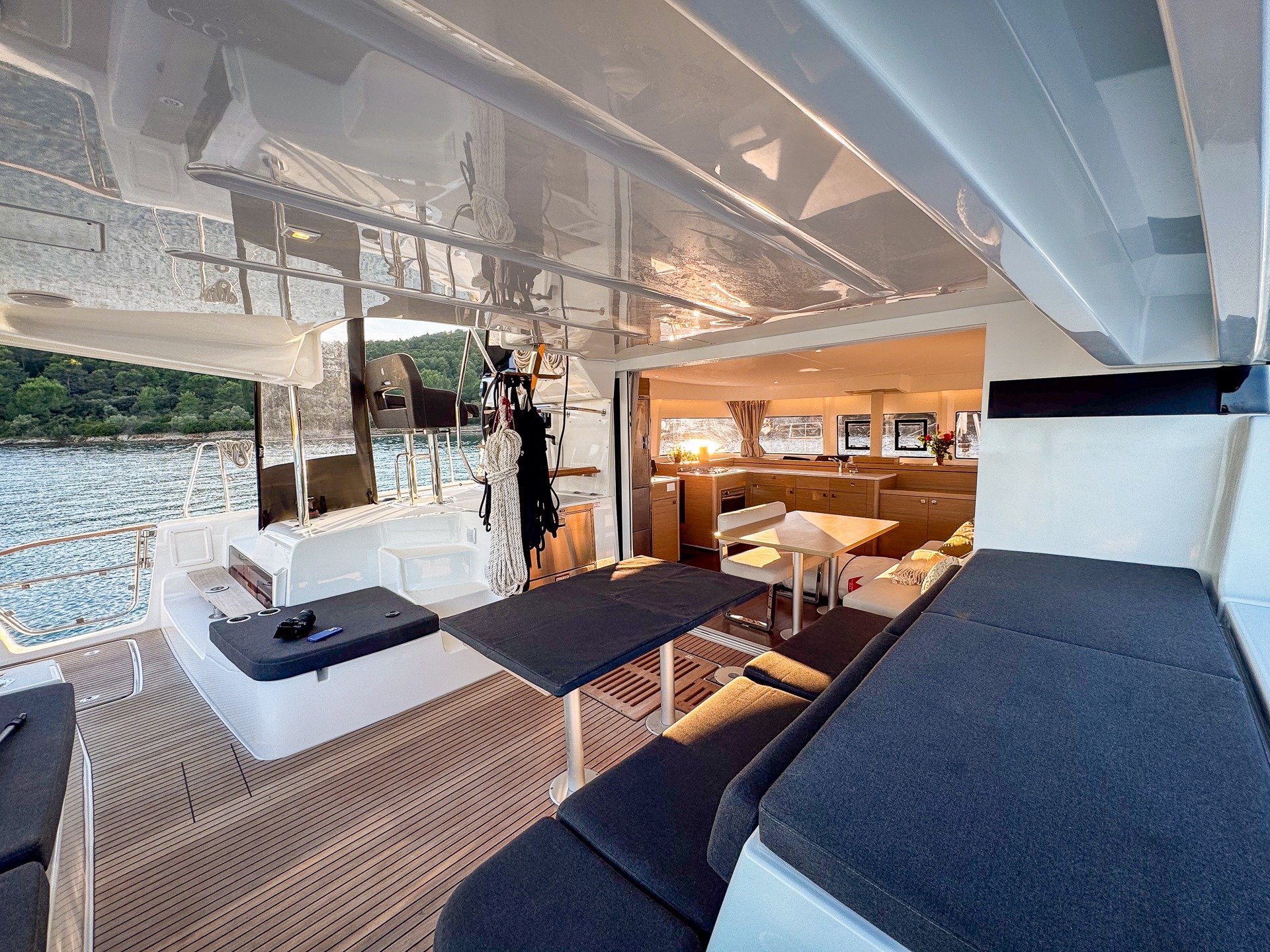 Aloha - Katamaran içinde Seget Donji