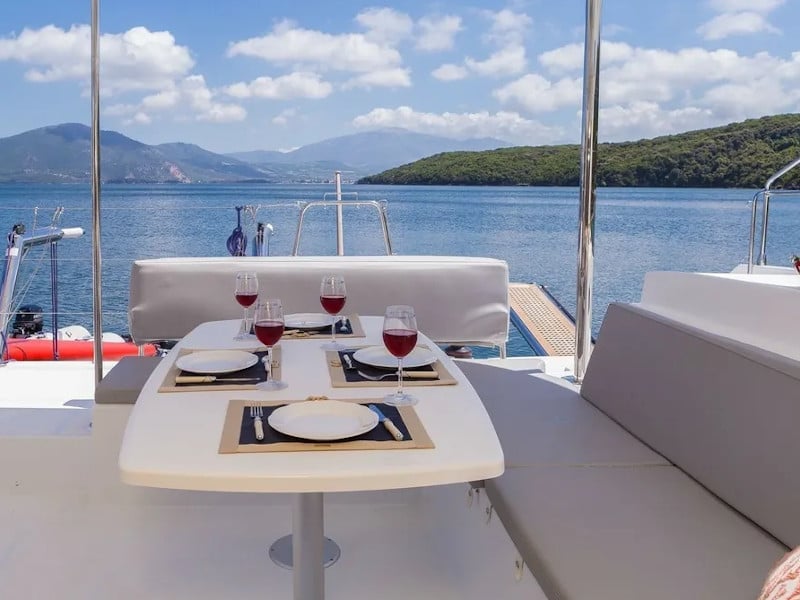 Endurance - Catamaran in Nikiana