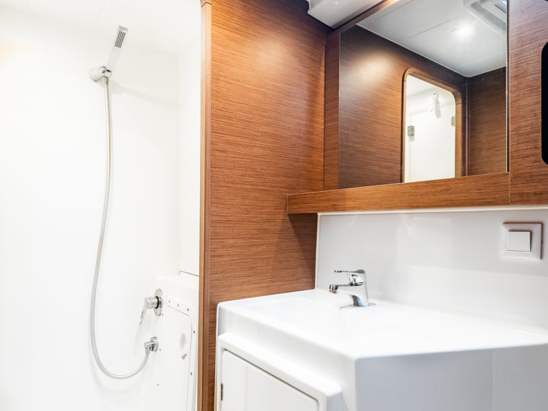 Beauty L A/C-GEN-WATER MAKER-SOLAR-ELEC.WC - Katamaran içinde Alimos