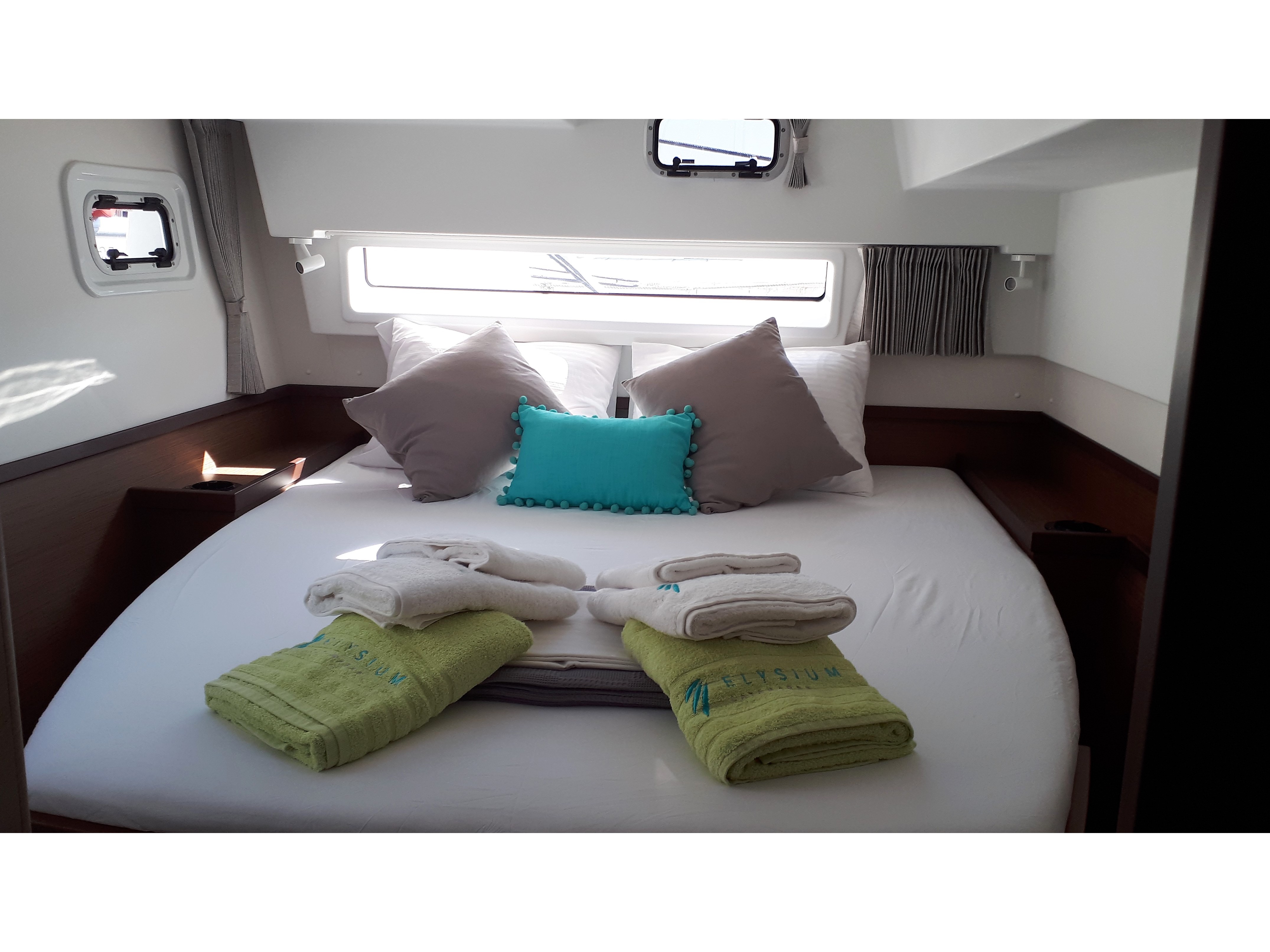 Elysium crewed - VIP equipped - Catamaran in Lefkada