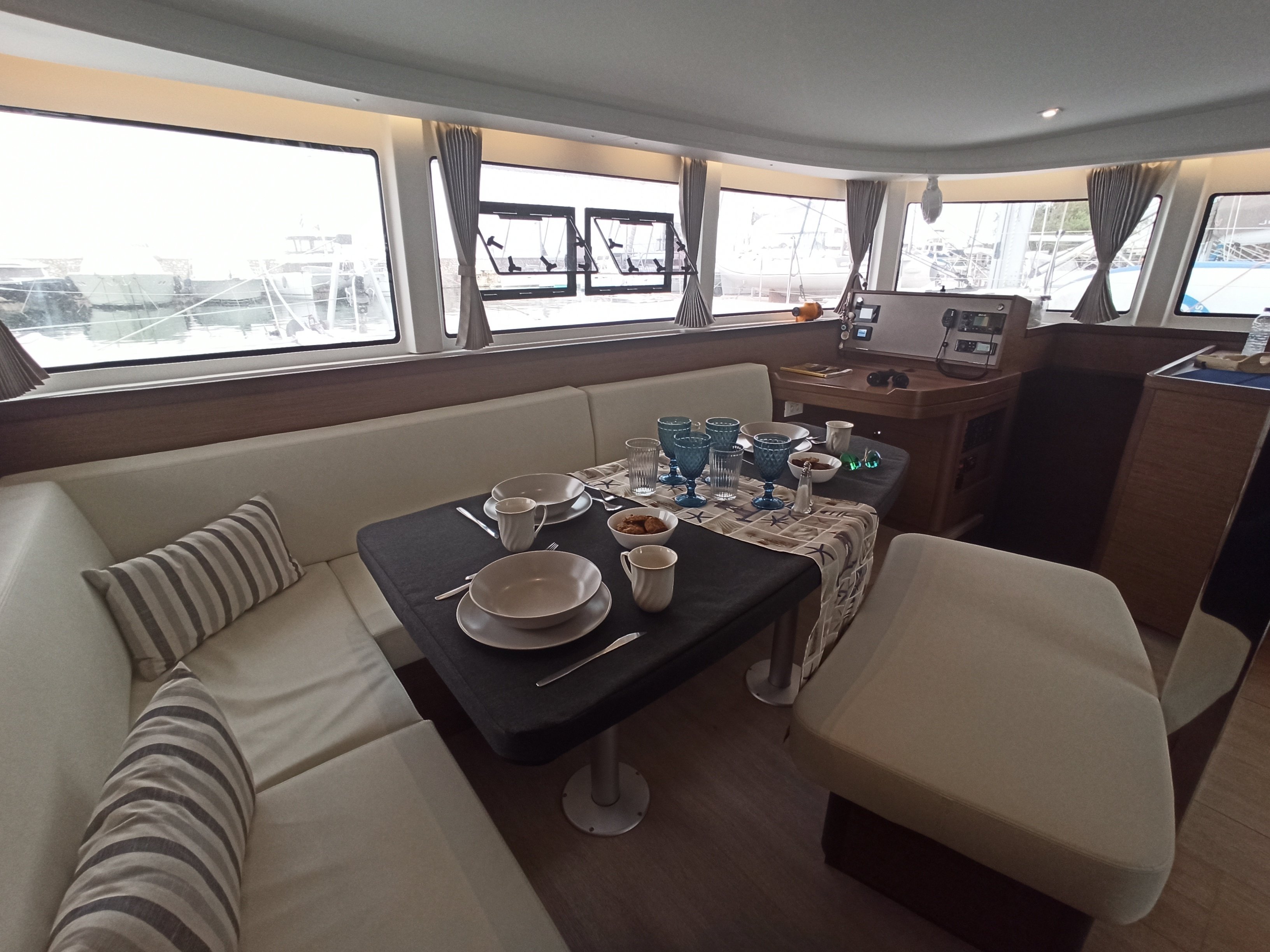 AKTIS (air condition, generator, watermaker) - Catamaran in Alimos