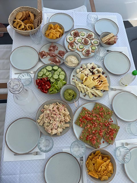 SPRING_ - Katamaran içinde Alimos