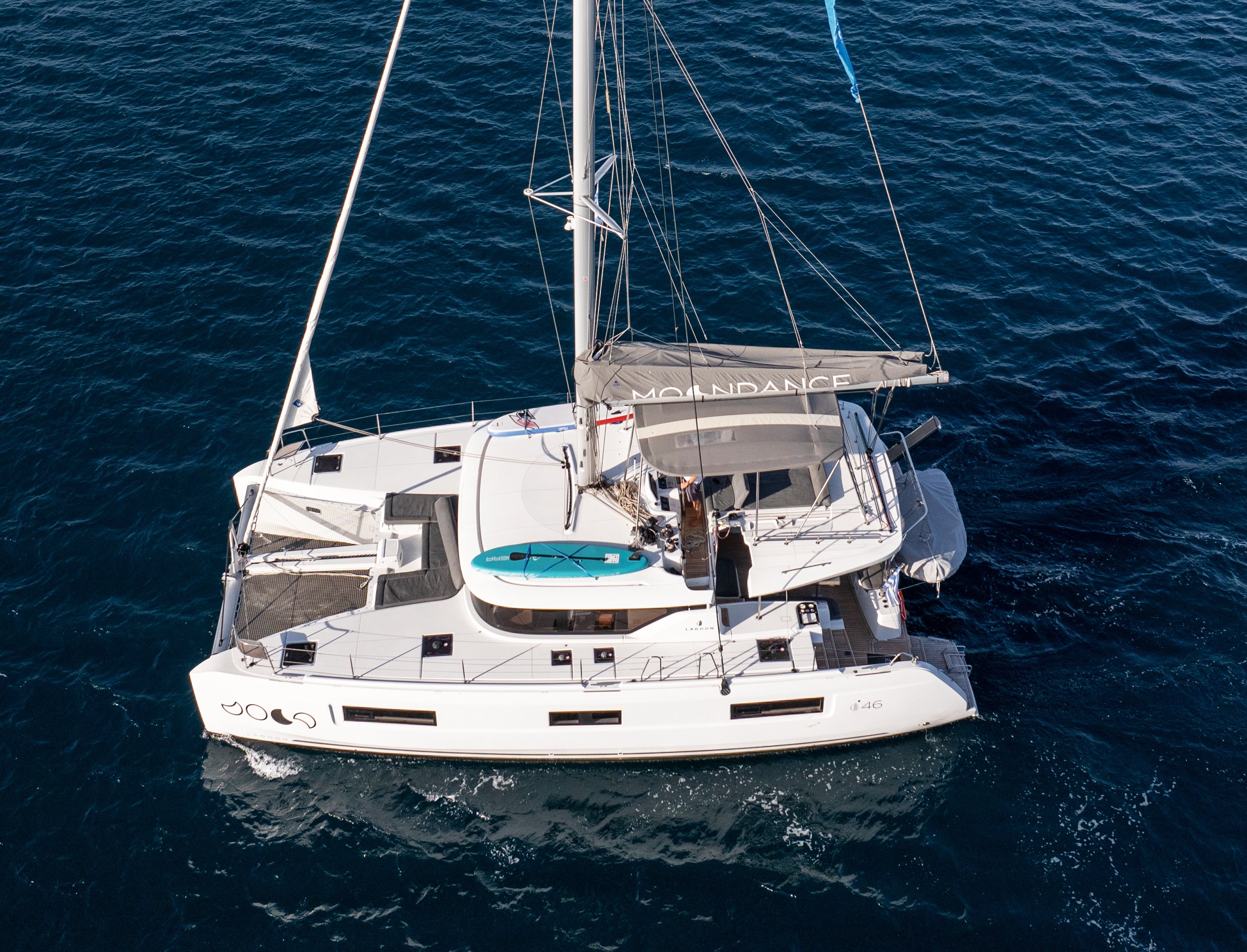 MOONDANCE - Katamaran içinde Alimos