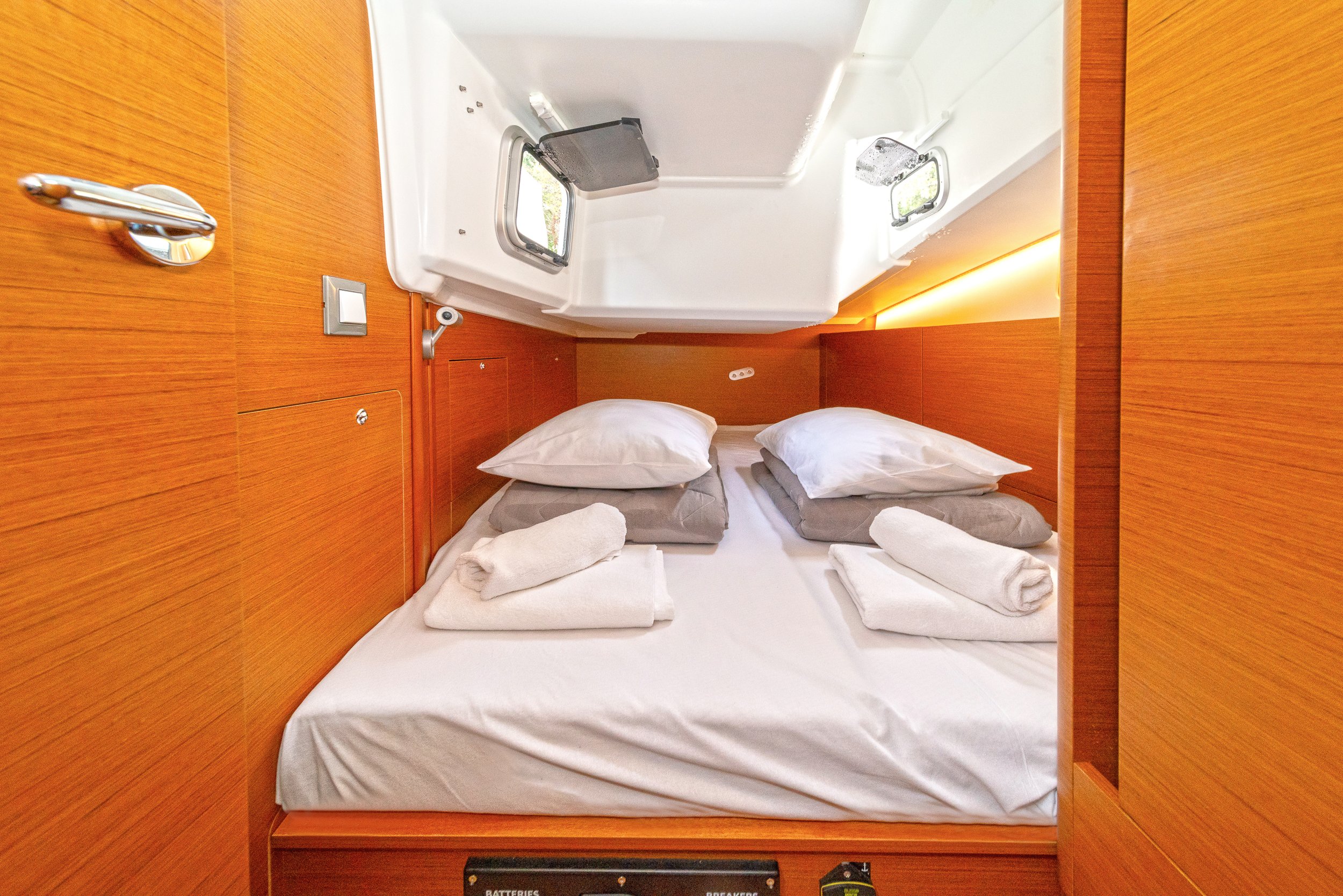 First Date - Sailboat in Skradin