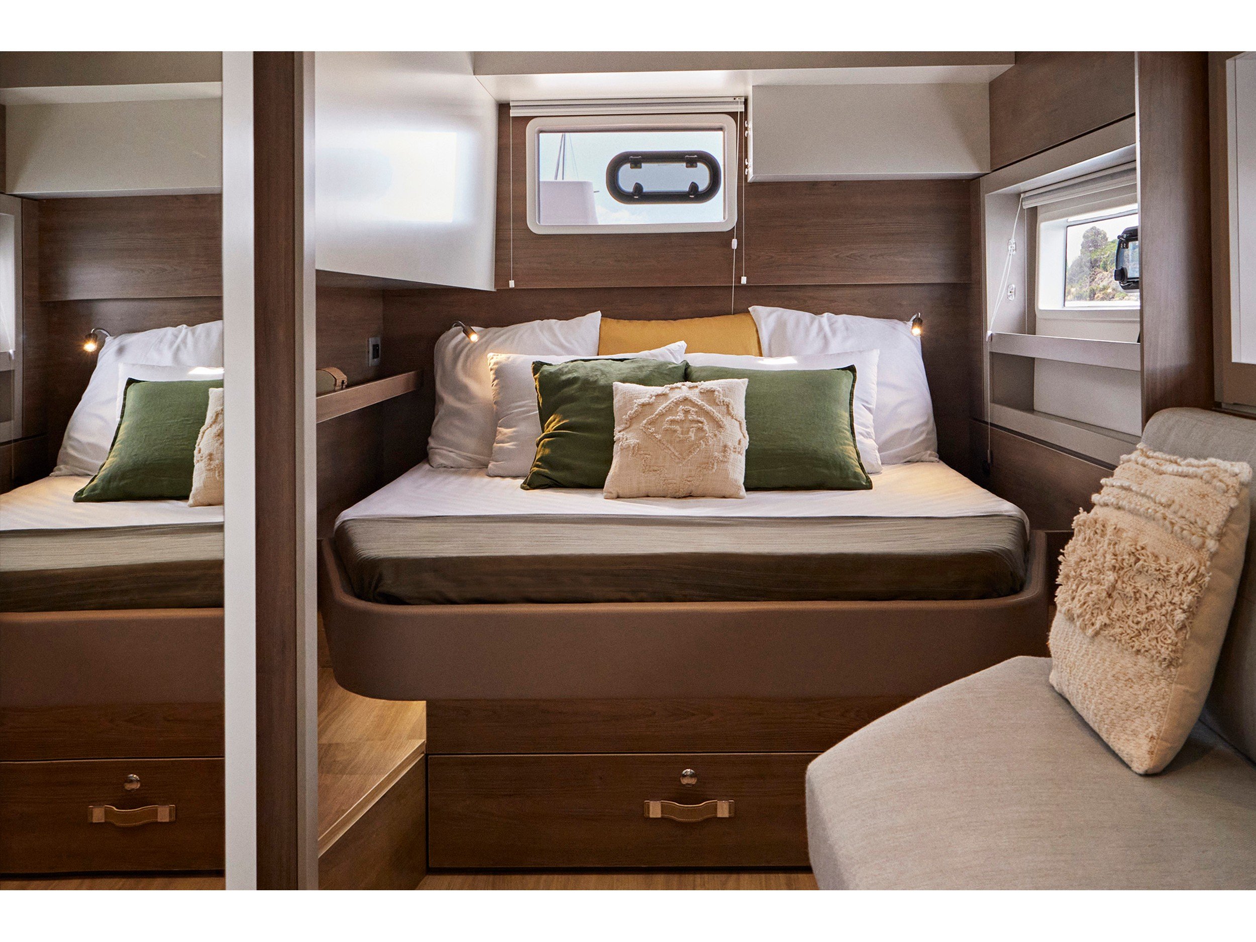 Emmelia - Catamaran in Alimos