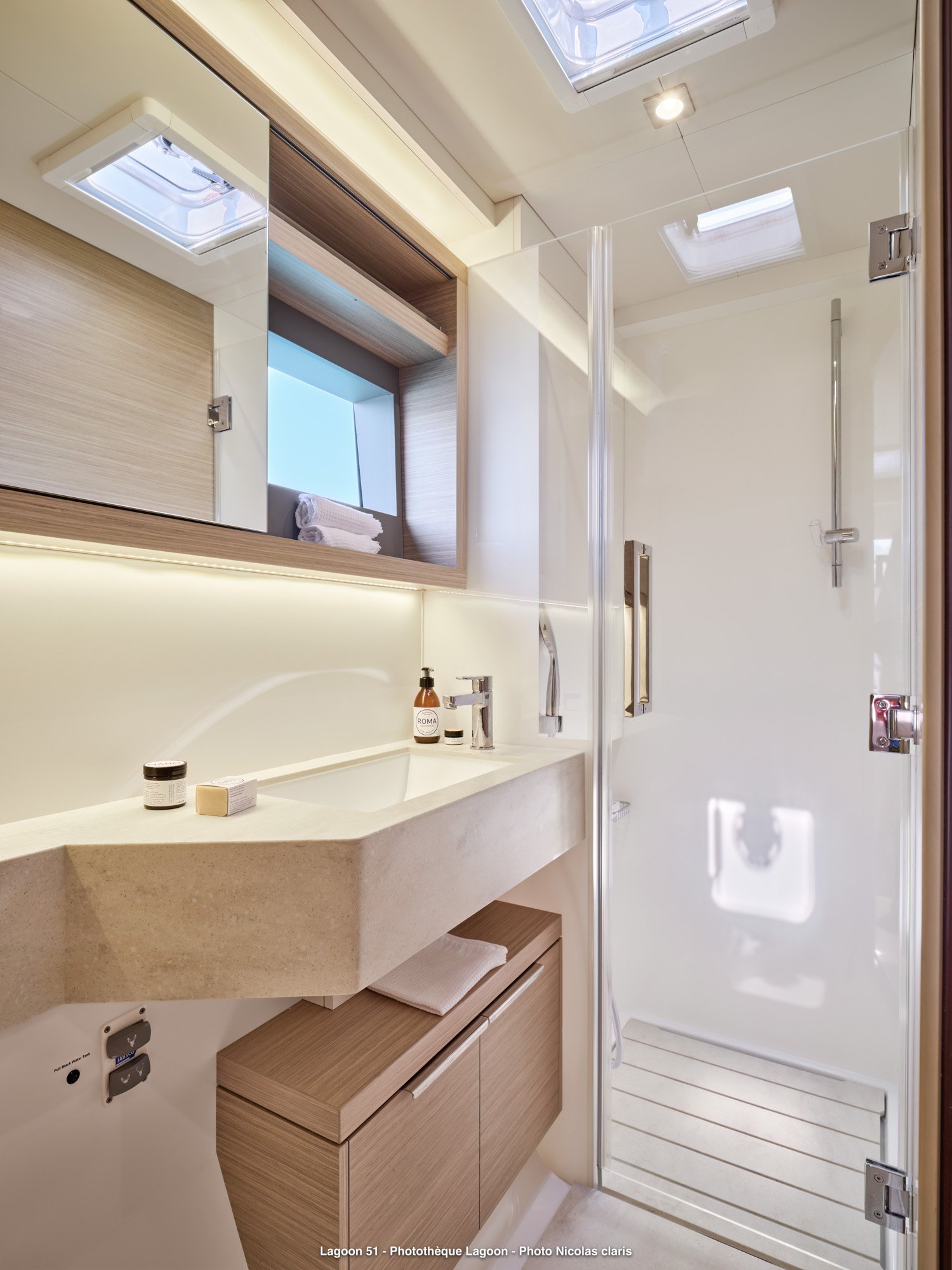 One Feeling - Catamaran in Alimos