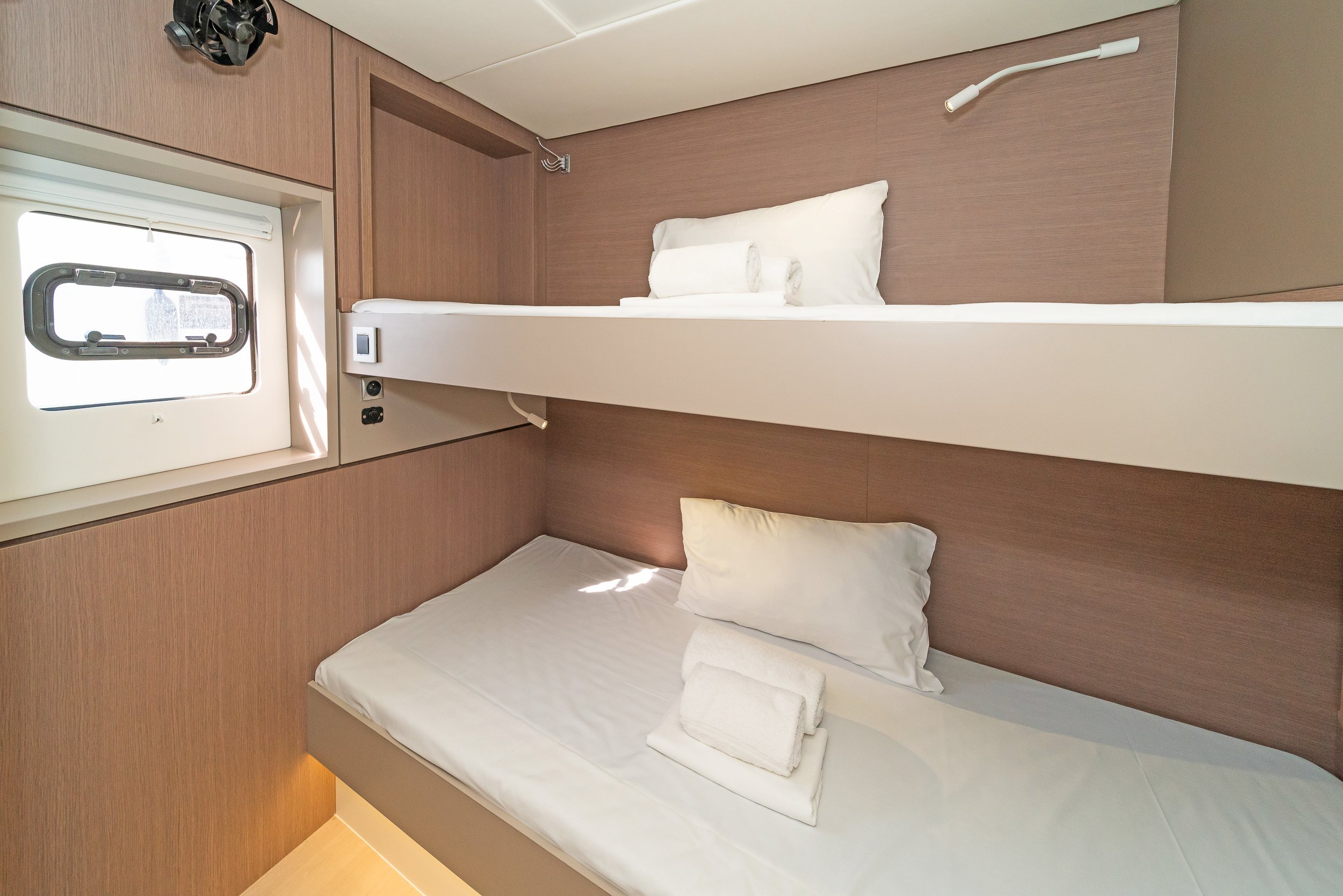 Laguana - Catamaran in Kontokali