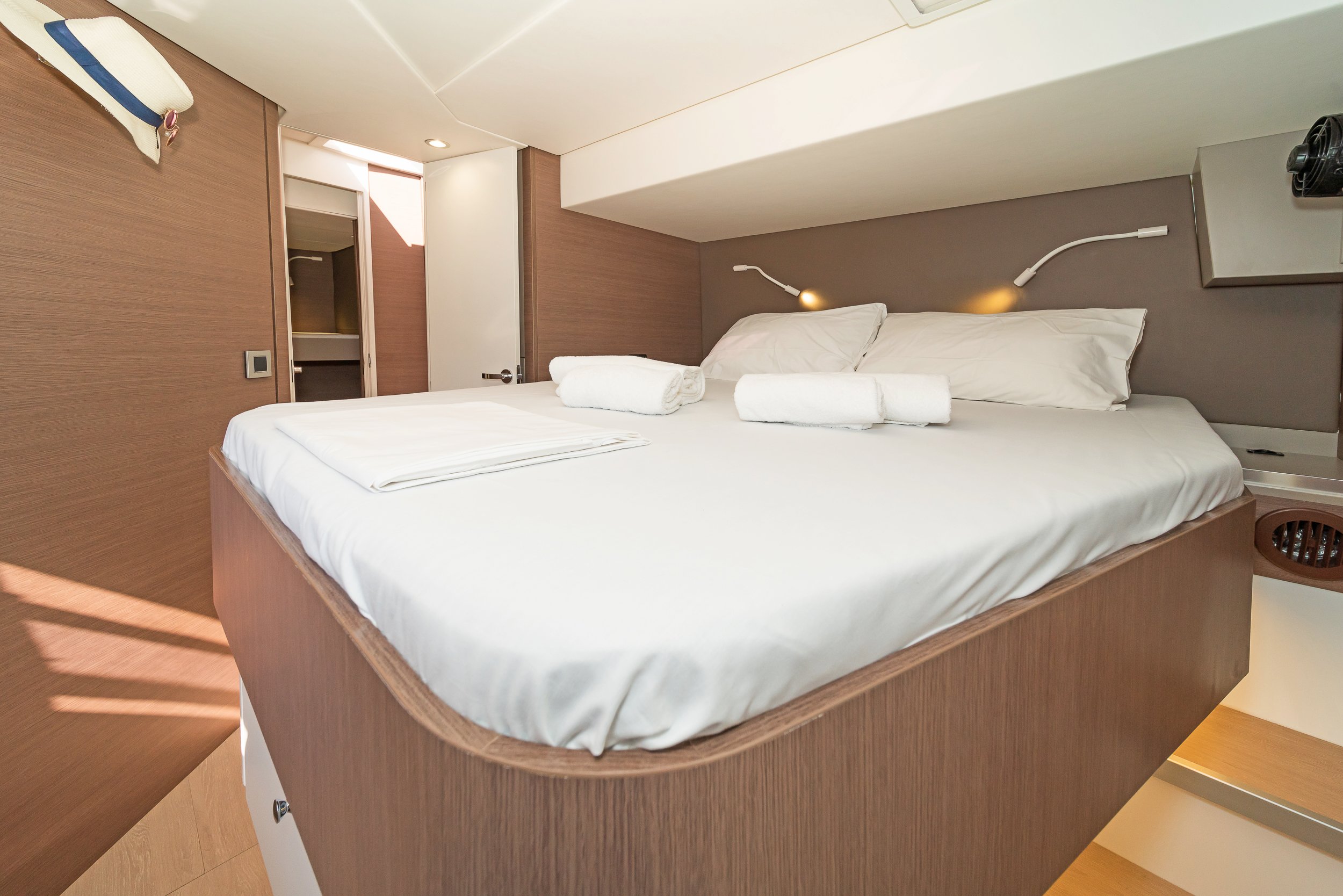 Laguana - Catamaran in Kontokali