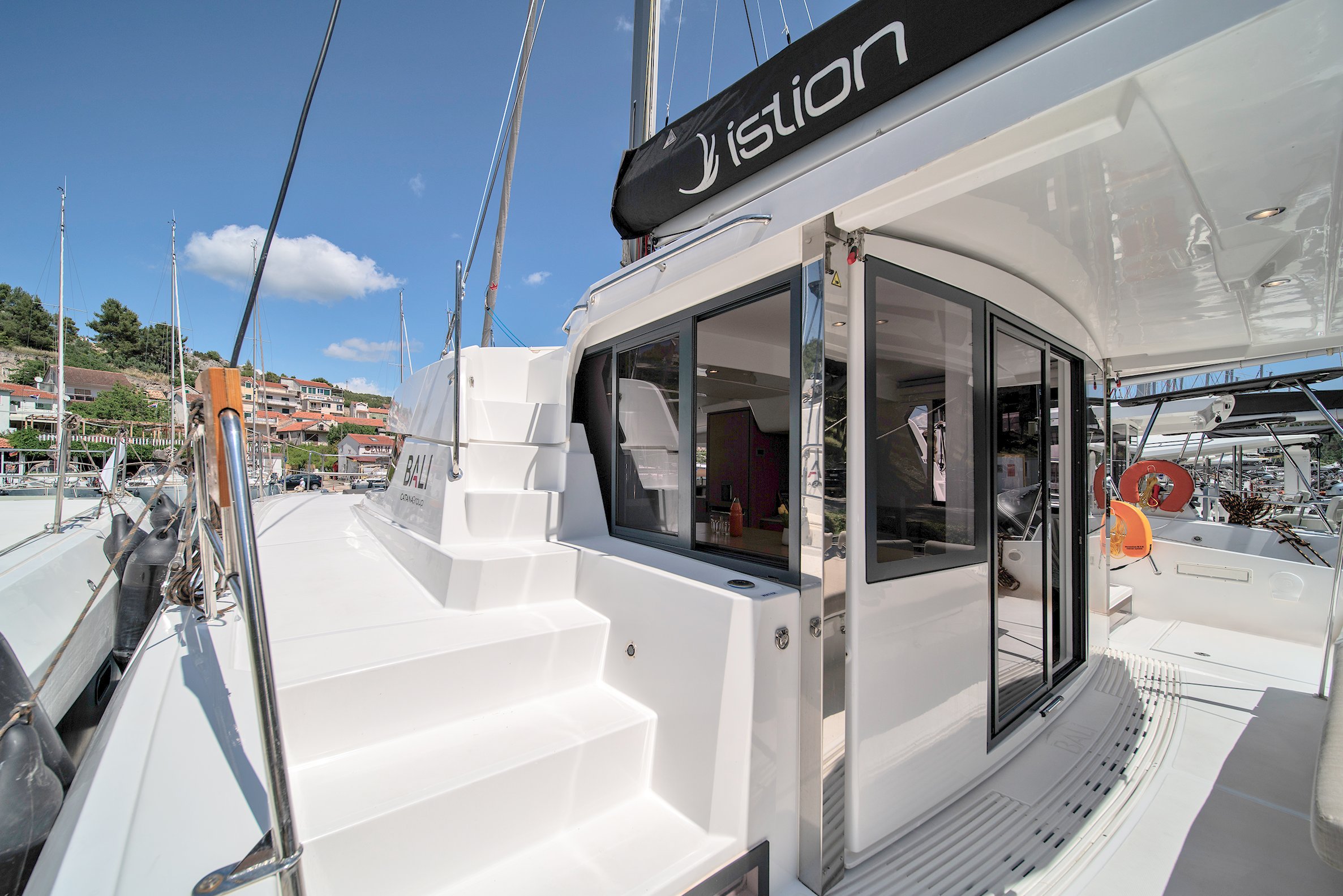 First Feeling - Catamaran in Skradin