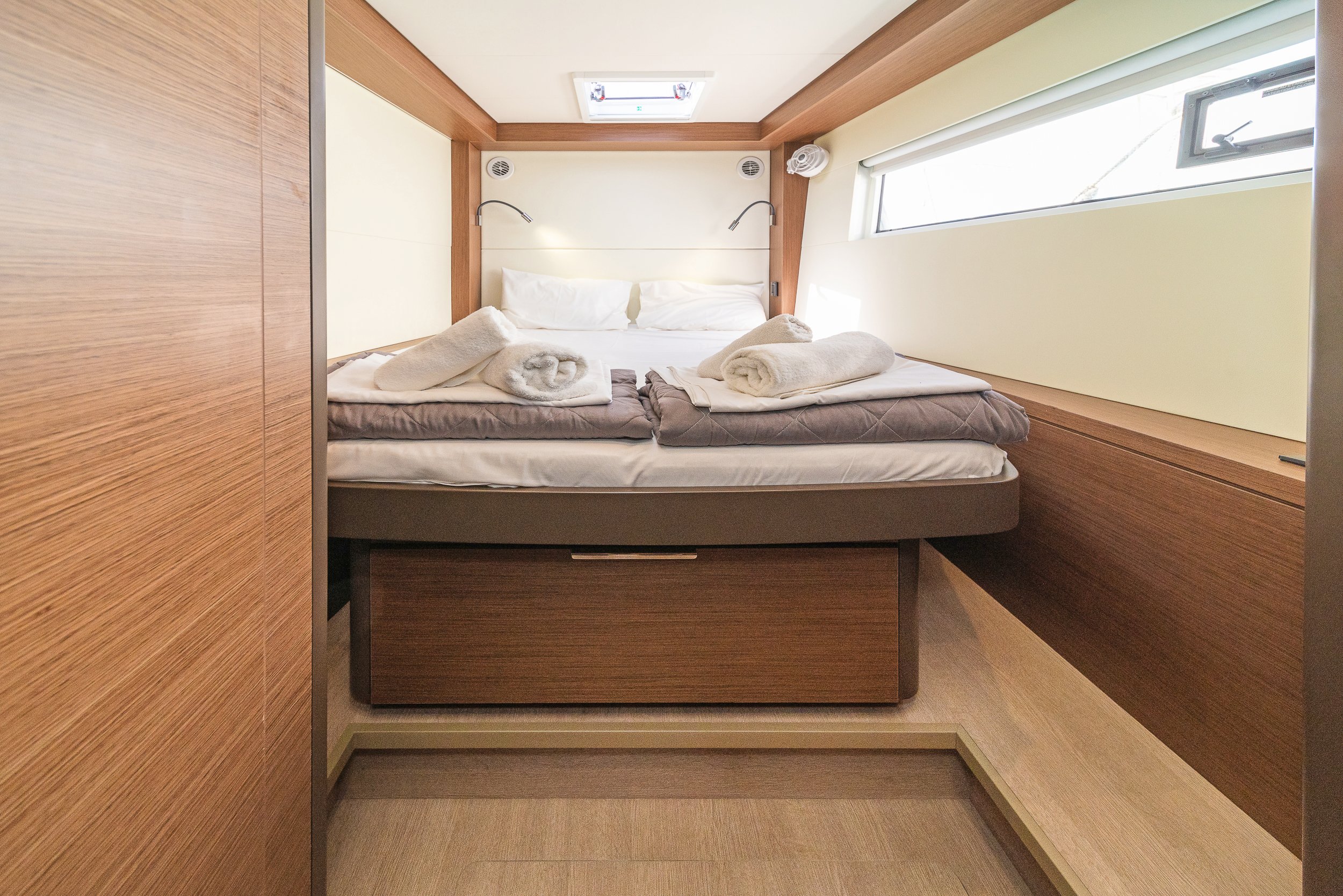 Reina (ONLY SKIPPERED) - Catamaran in Alimos