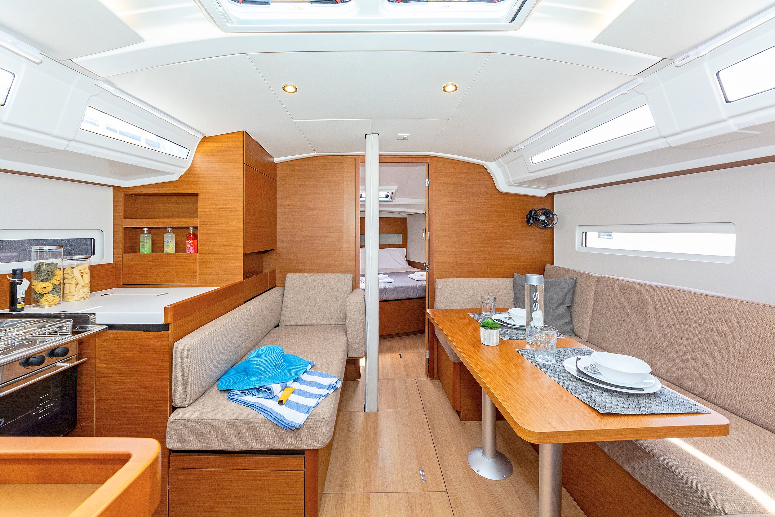 Zheng Yi Sao - Sailboat in Alimos