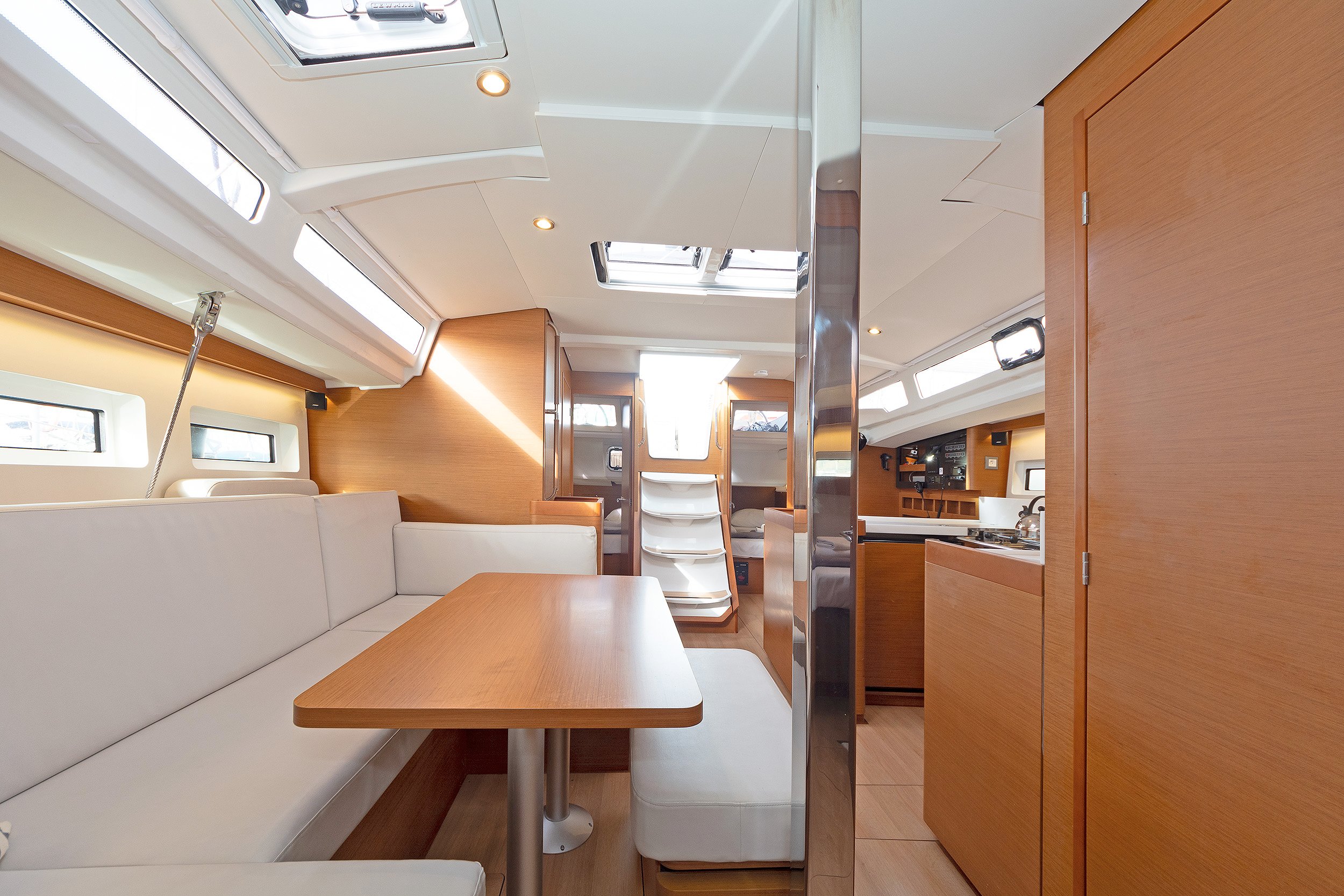 Jolly Roger - Sailboat in Alimos