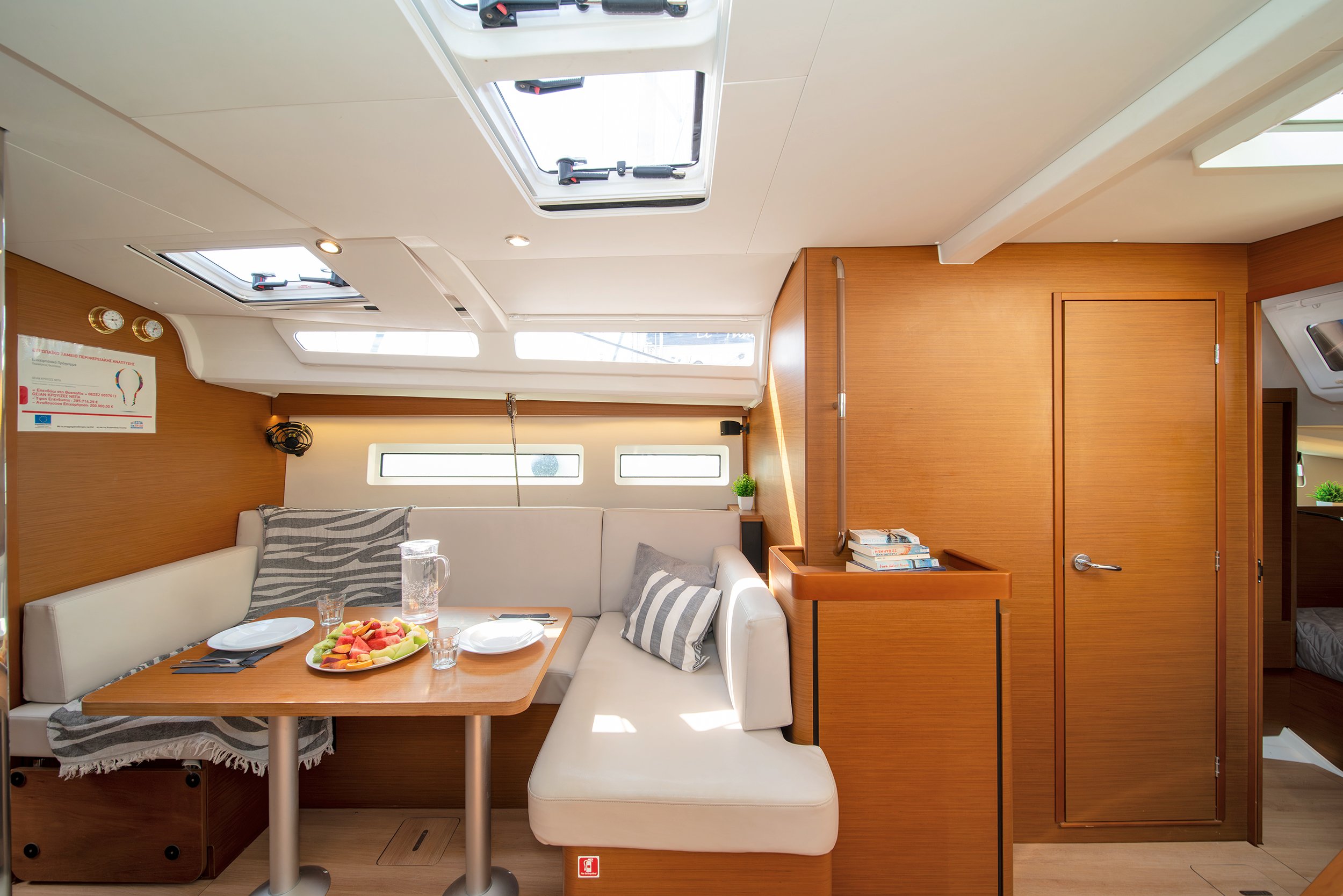 Navillera - Yelkenli içinde Skiathos