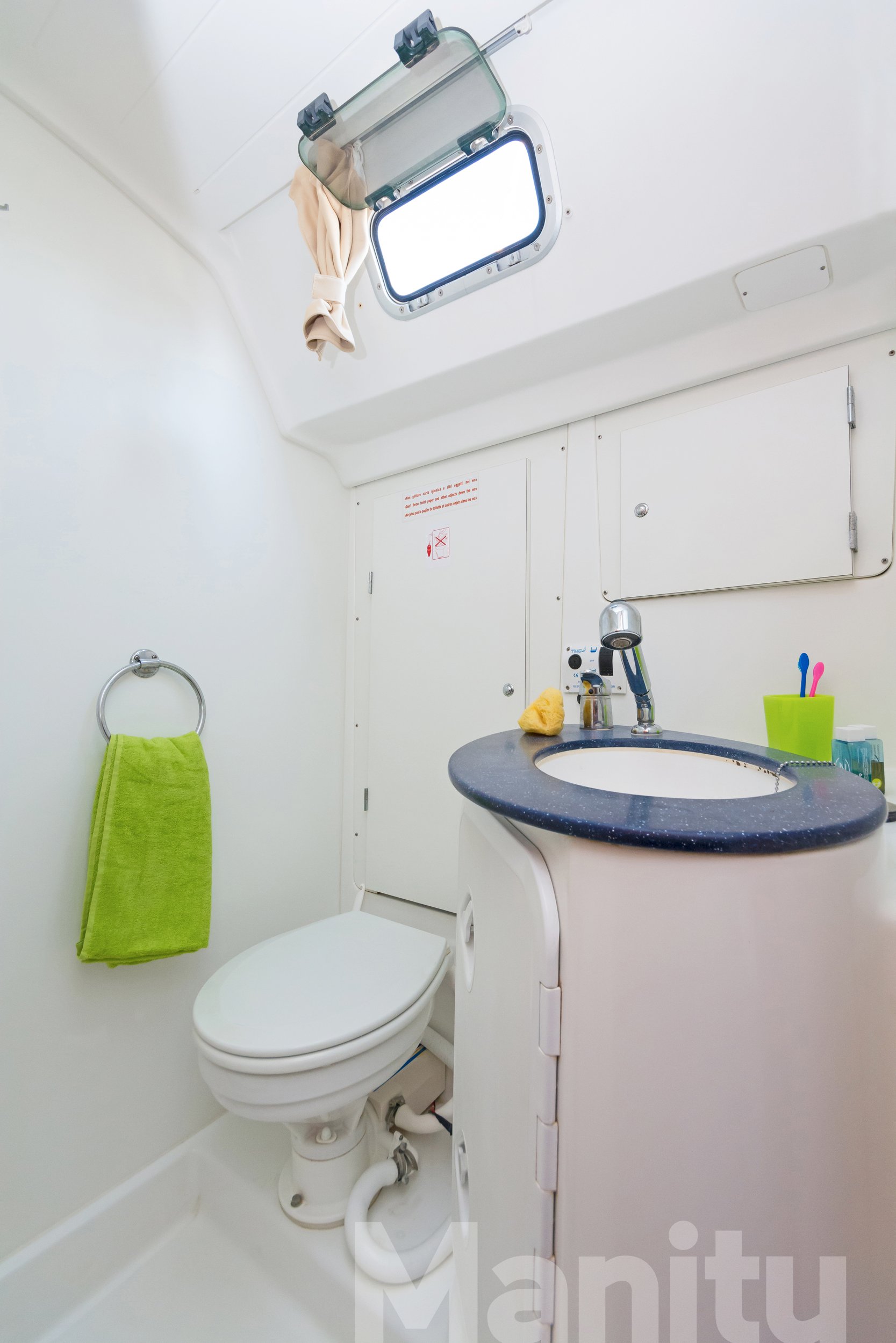 Manitu - Sailboat in Alimos