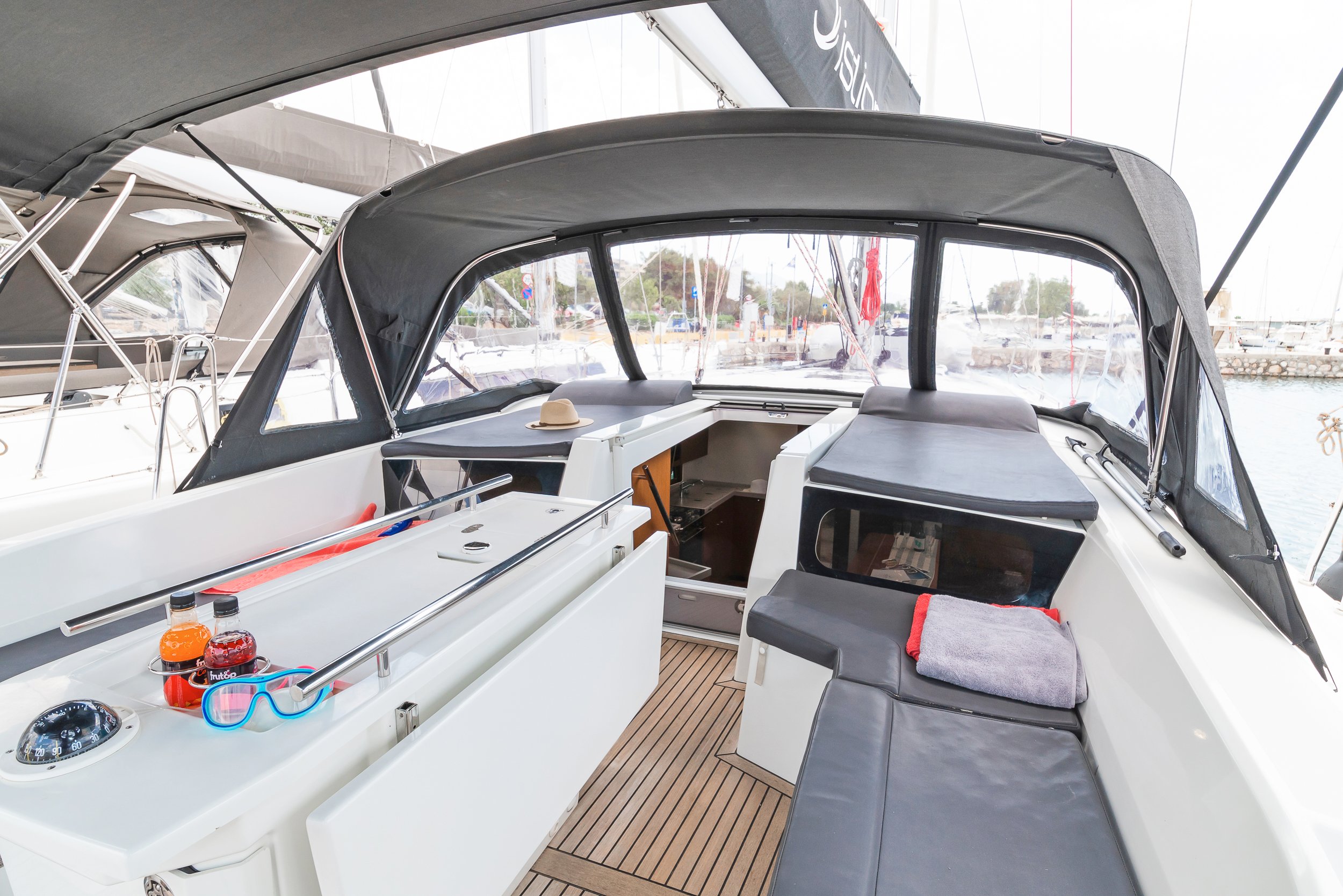 Almyra - Sailboat in Alimos