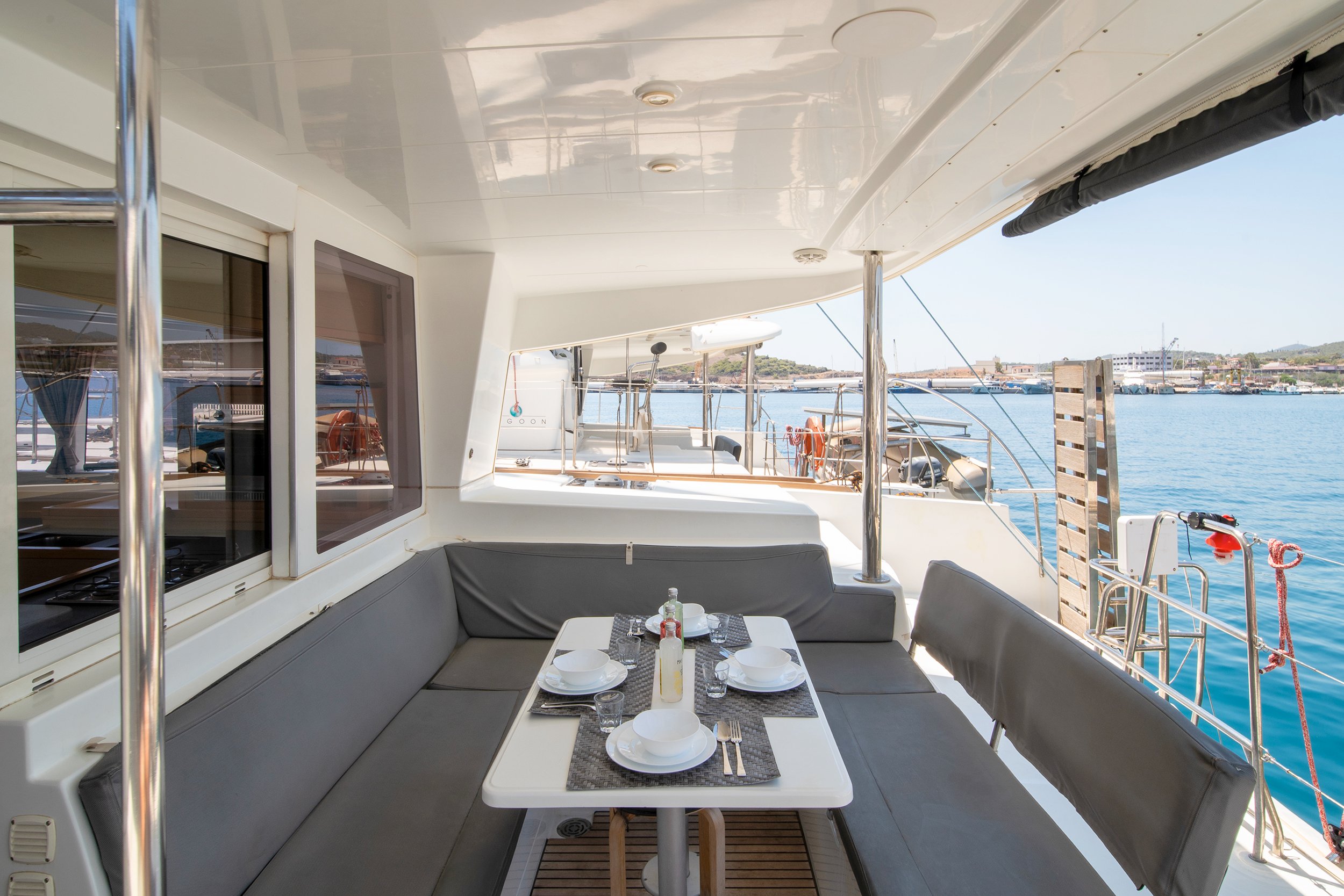 Callisto L400 - Catamaran in Lavrio