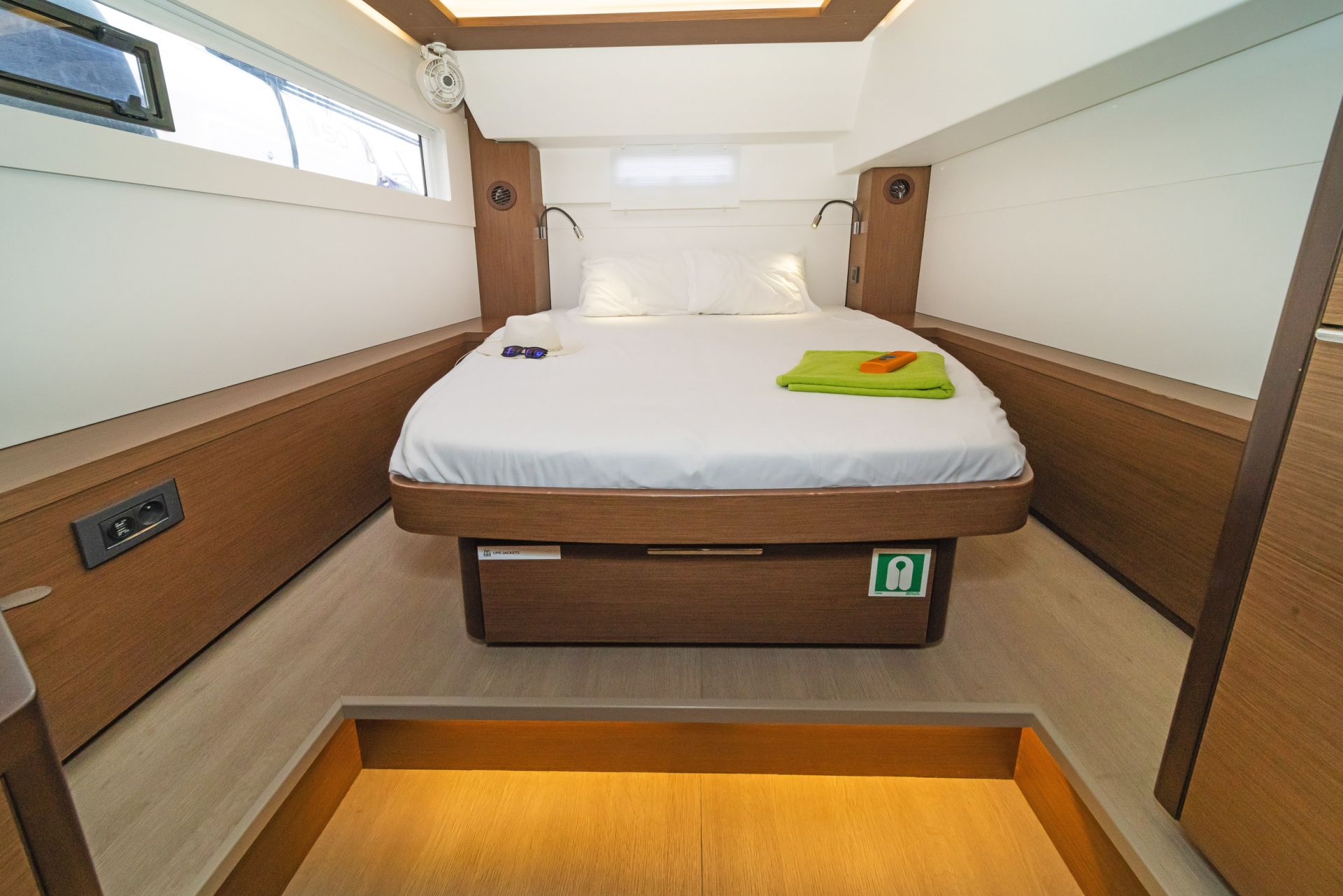 Nefeli - Catamaran in Volos